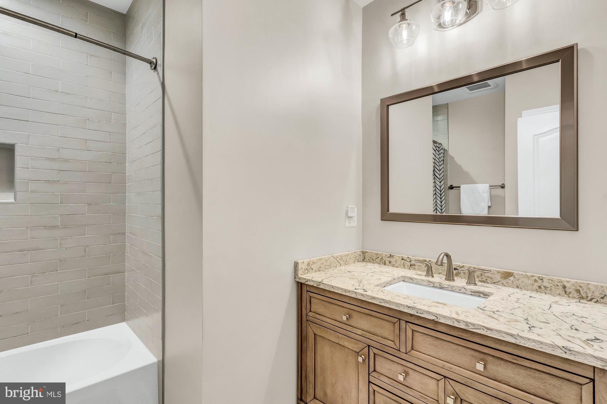 TIMBERLAKE ESTATES - Residential