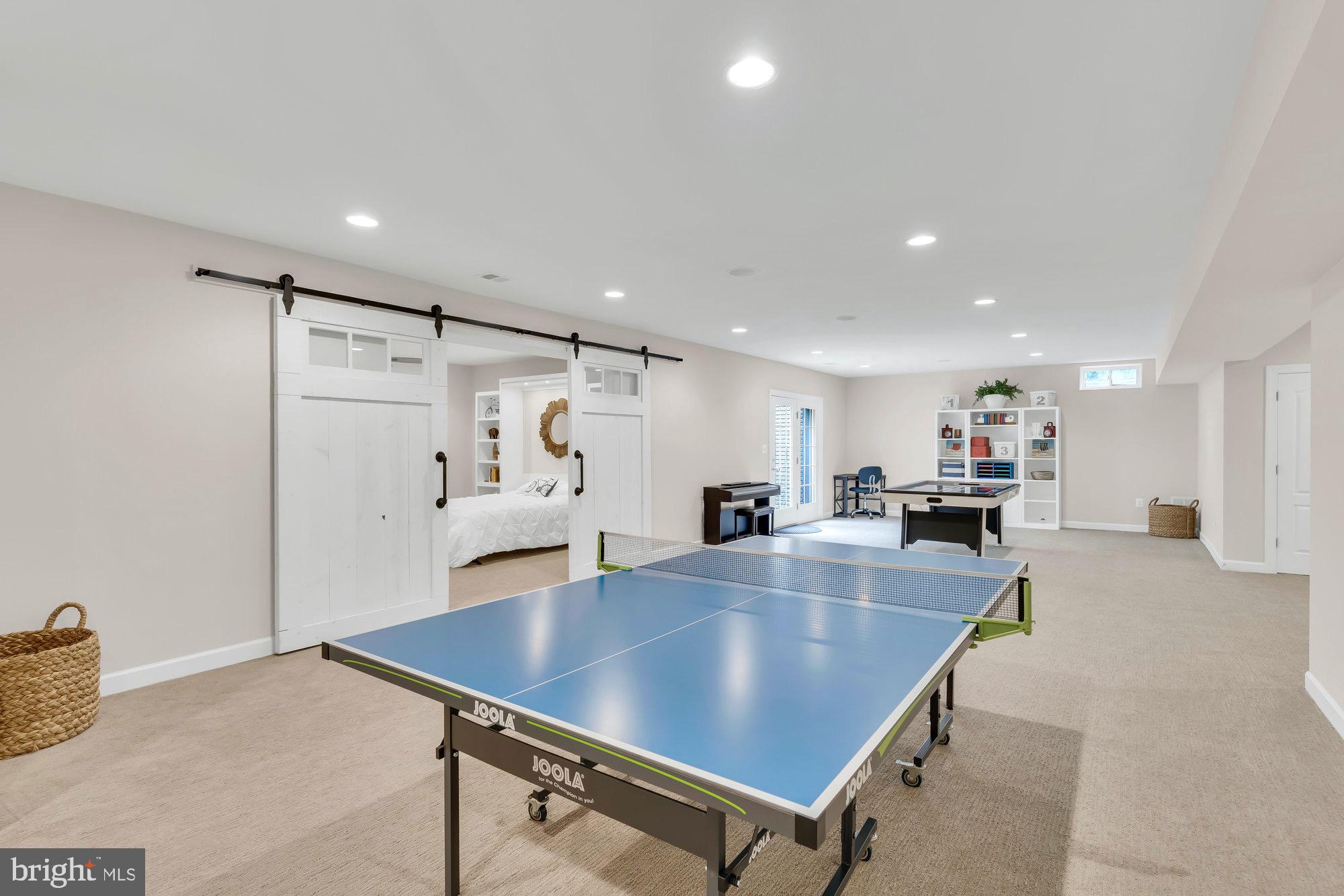 TIMBERLAKE ESTATES - Residential