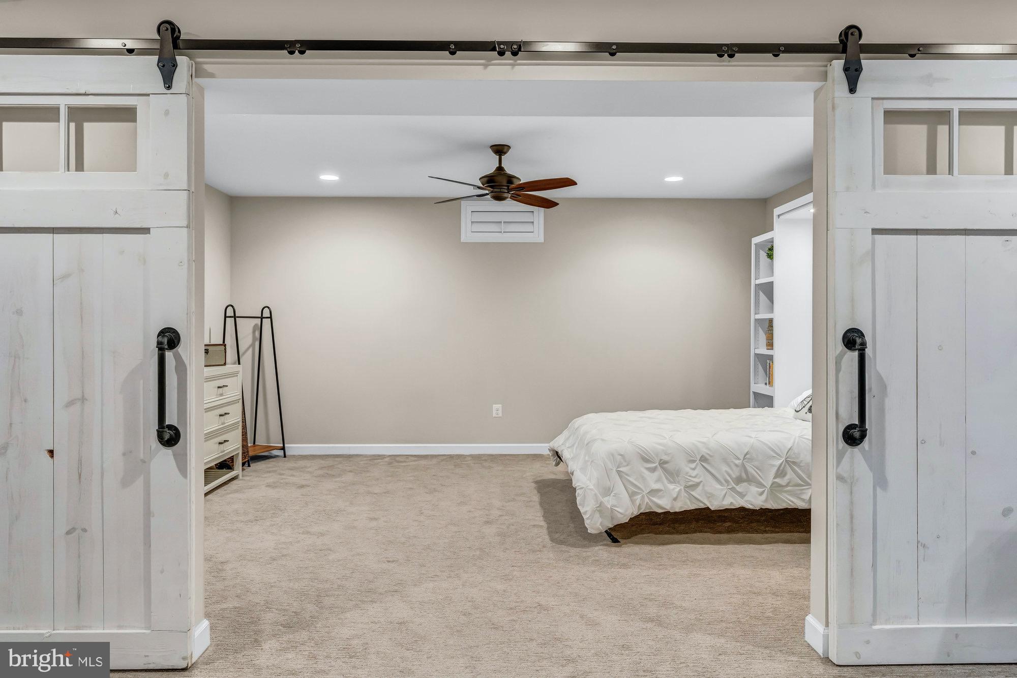 TIMBERLAKE ESTATES - Residential