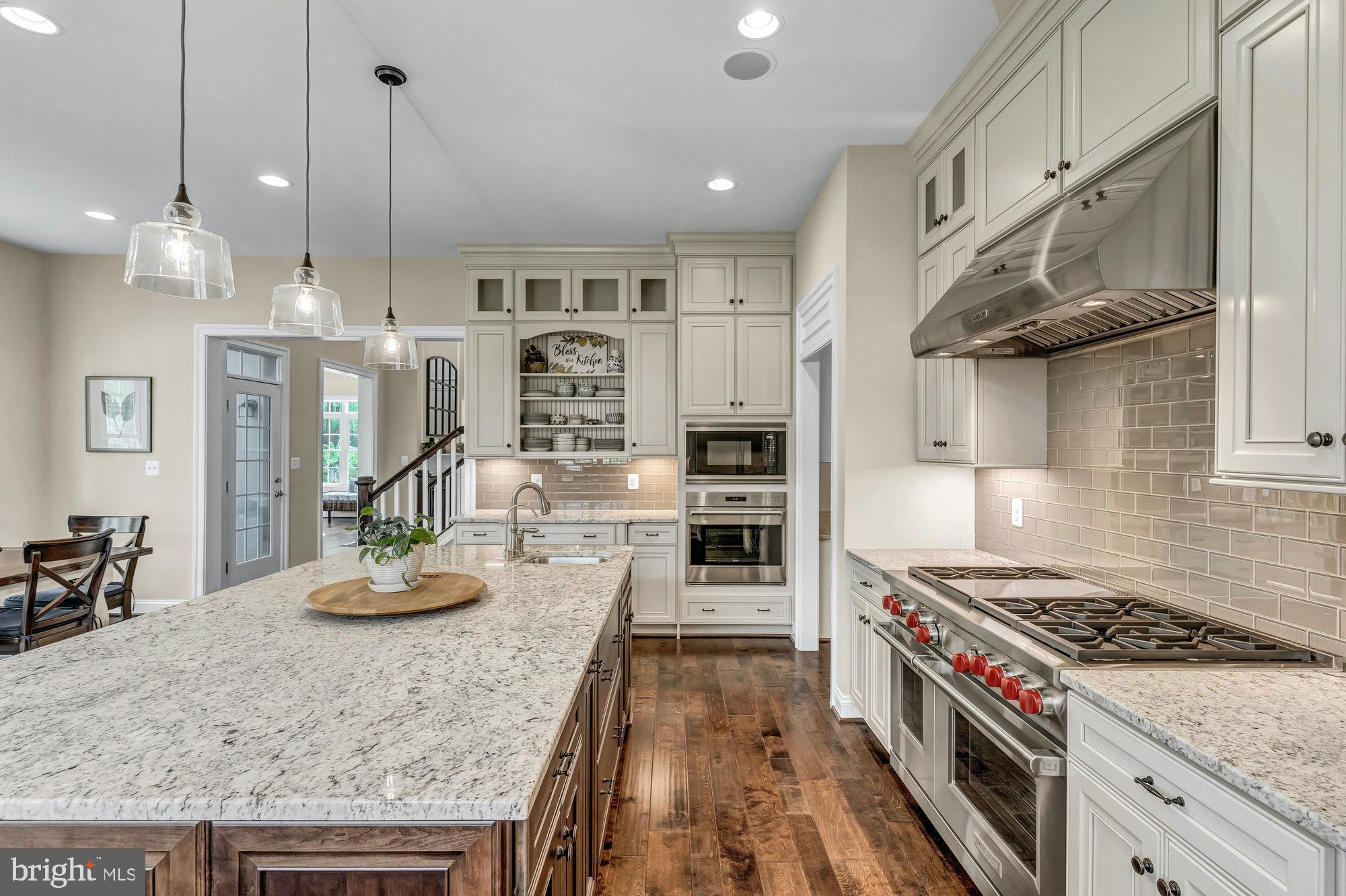 TIMBERLAKE ESTATES - Residential