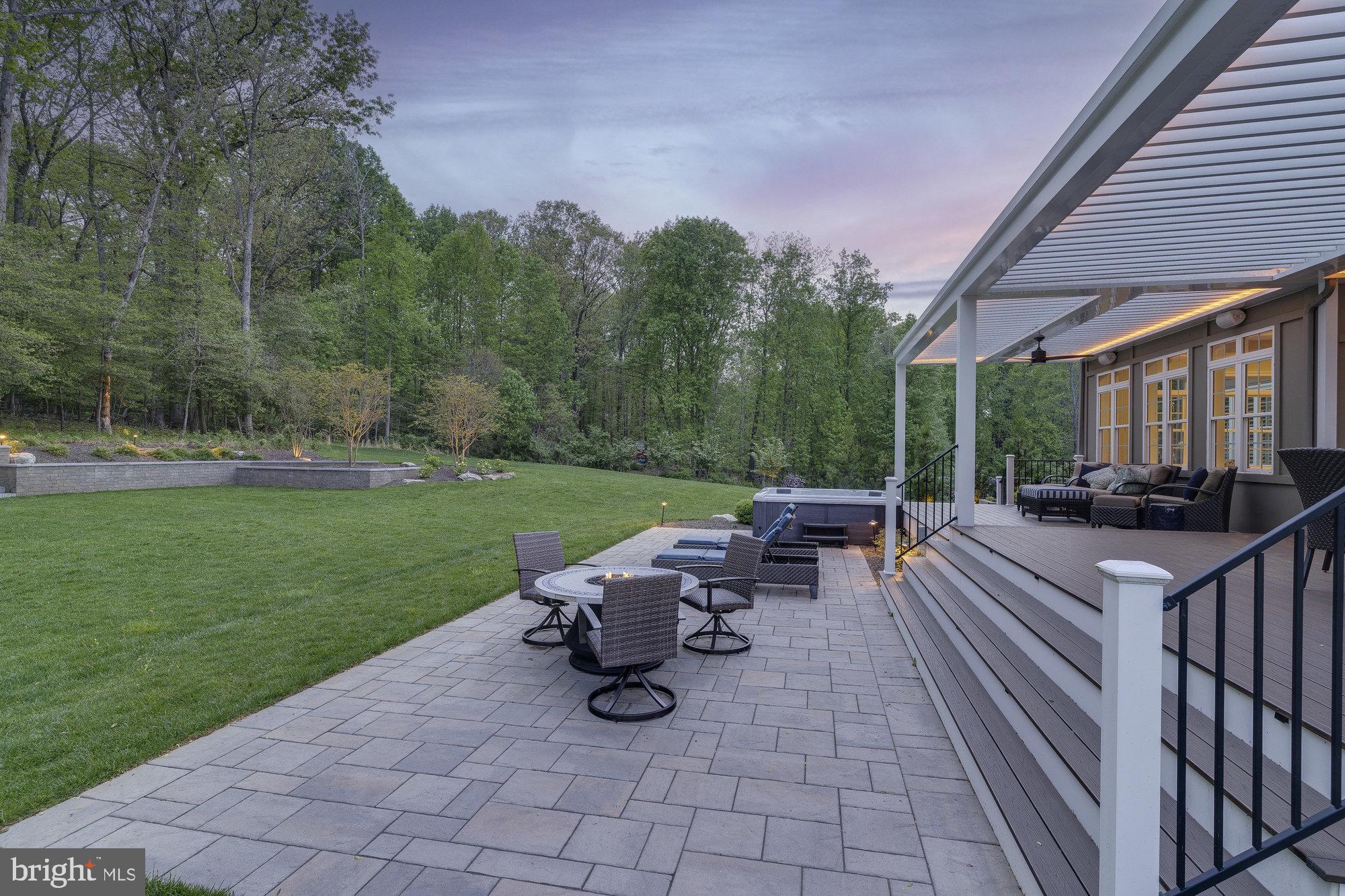 TIMBERLAKE ESTATES - Residential