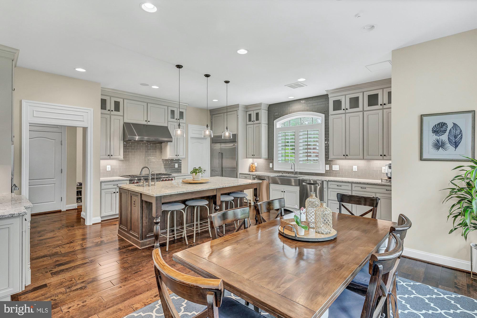 TIMBERLAKE ESTATES - Residential