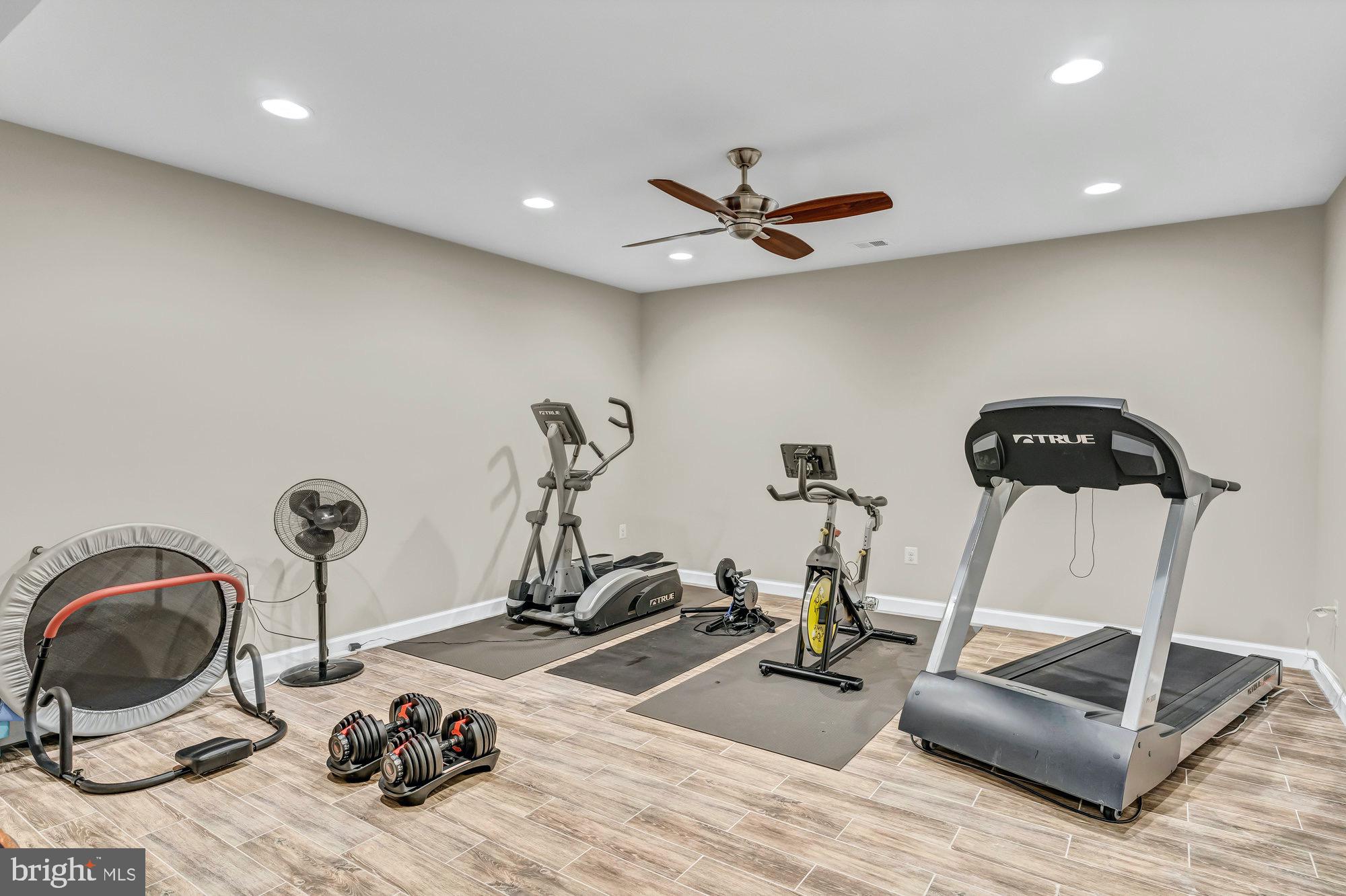 TIMBERLAKE ESTATES - Residential