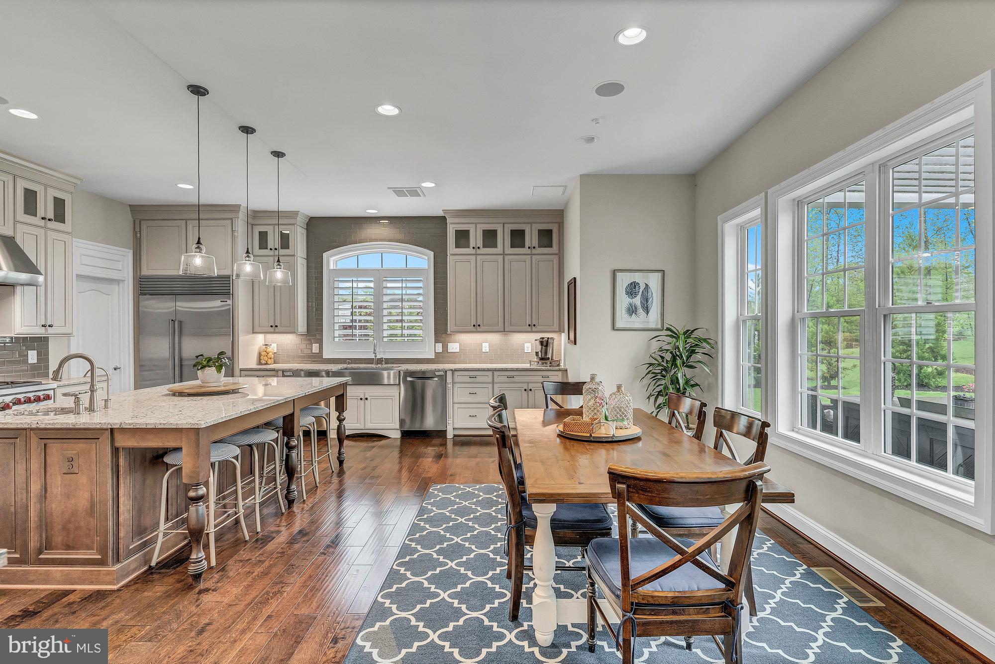 TIMBERLAKE ESTATES - Residential