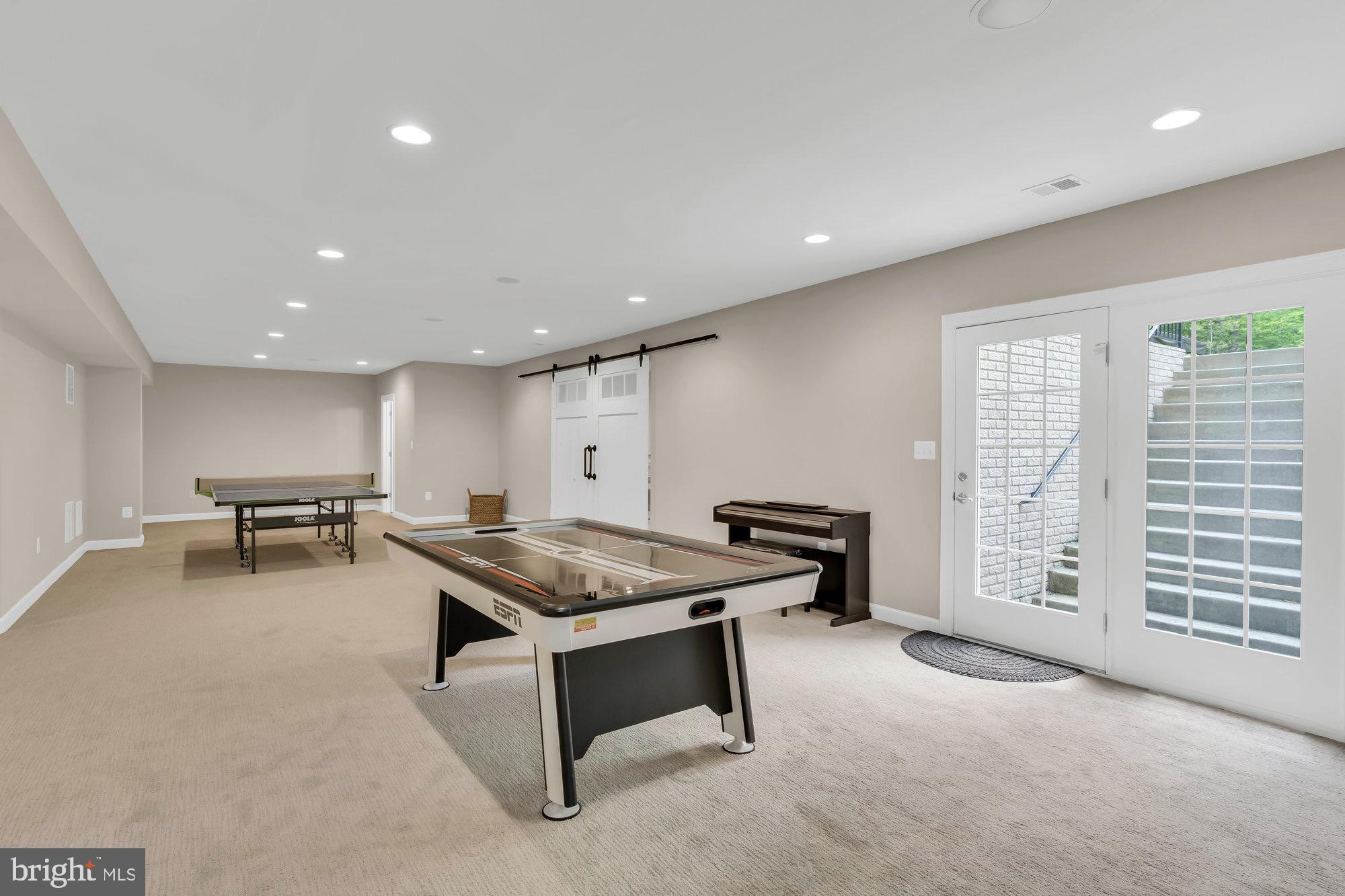 TIMBERLAKE ESTATES - Residential