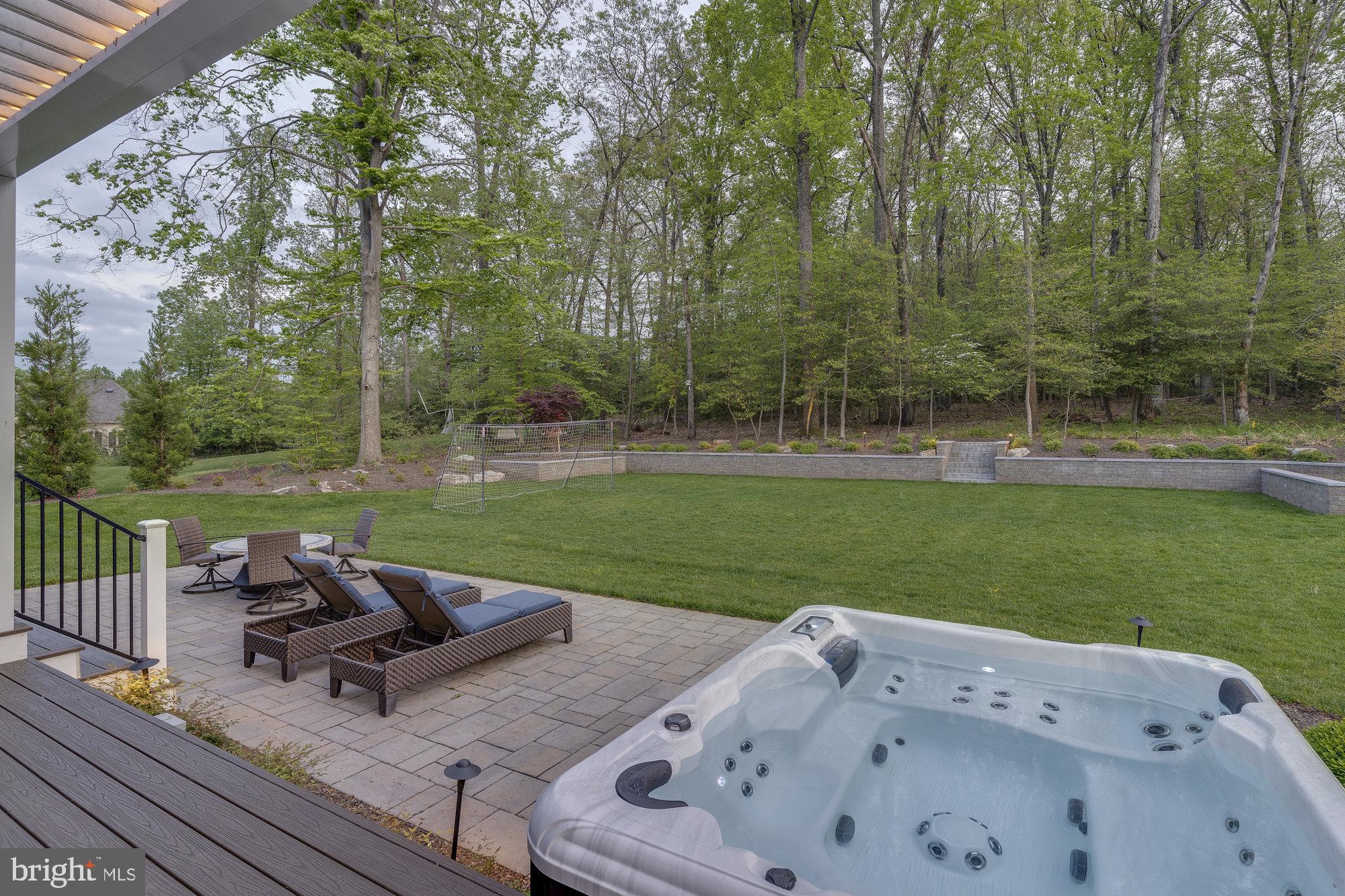 TIMBERLAKE ESTATES - Residential