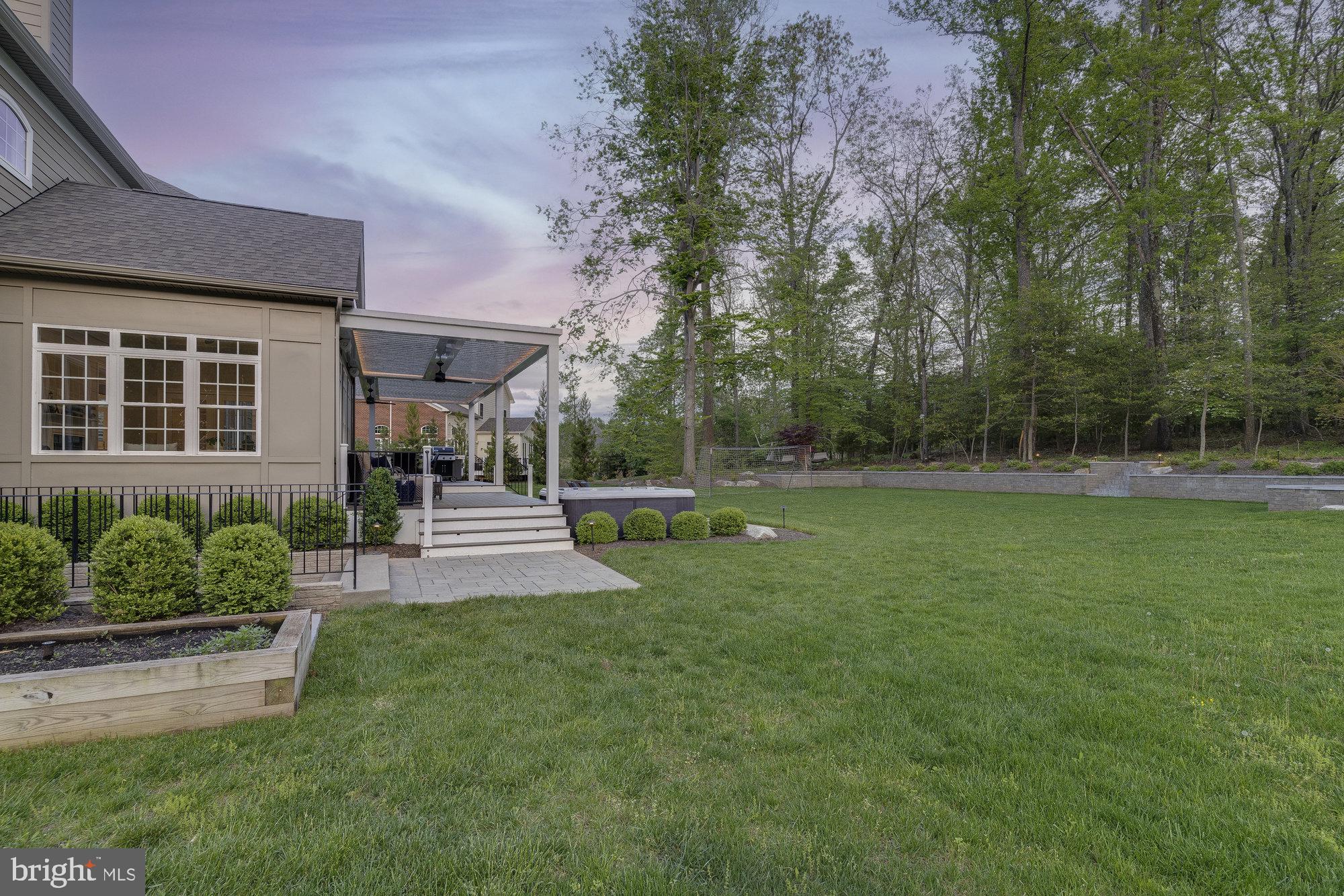 TIMBERLAKE ESTATES - Residential