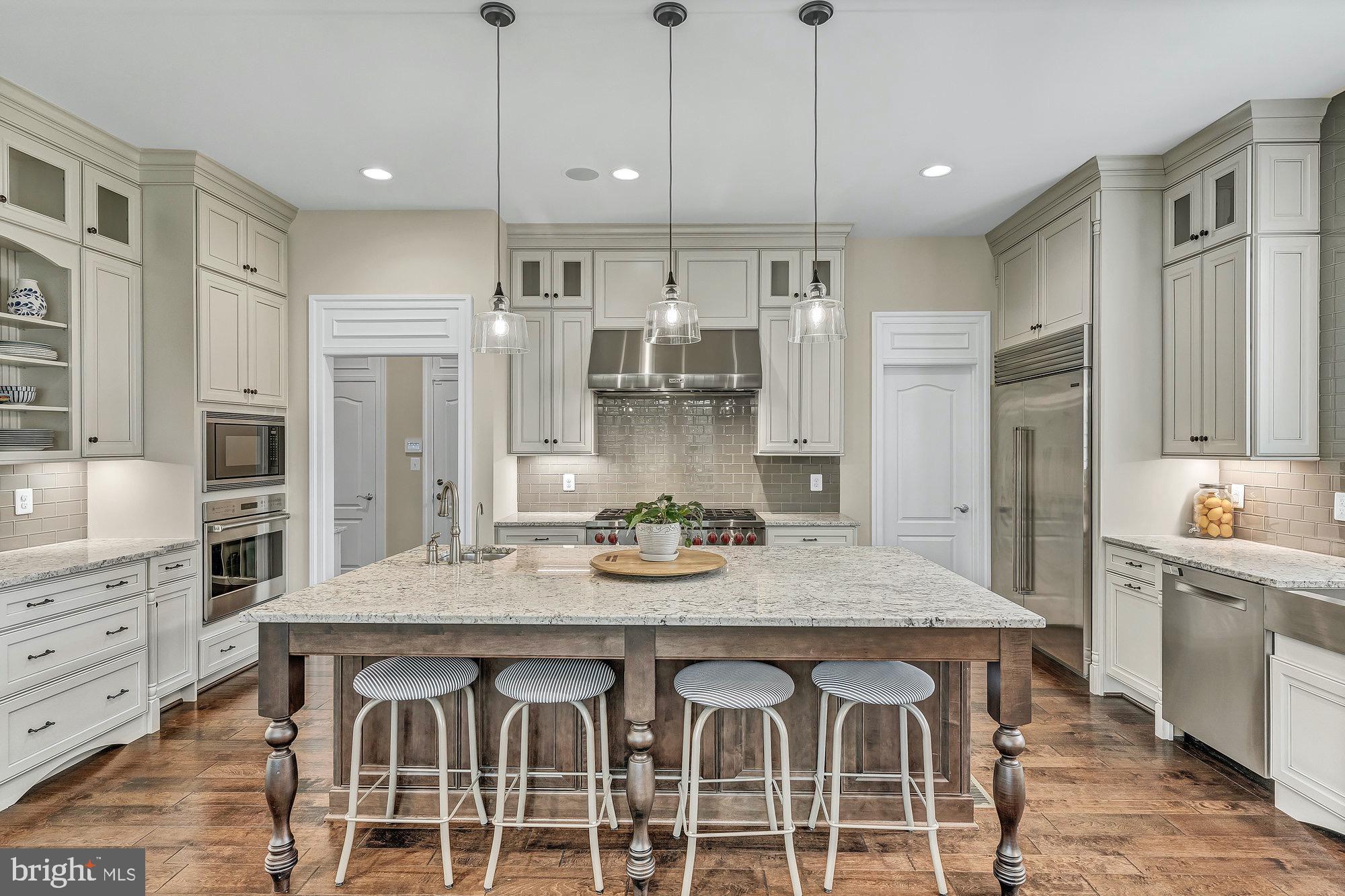 TIMBERLAKE ESTATES - Residential