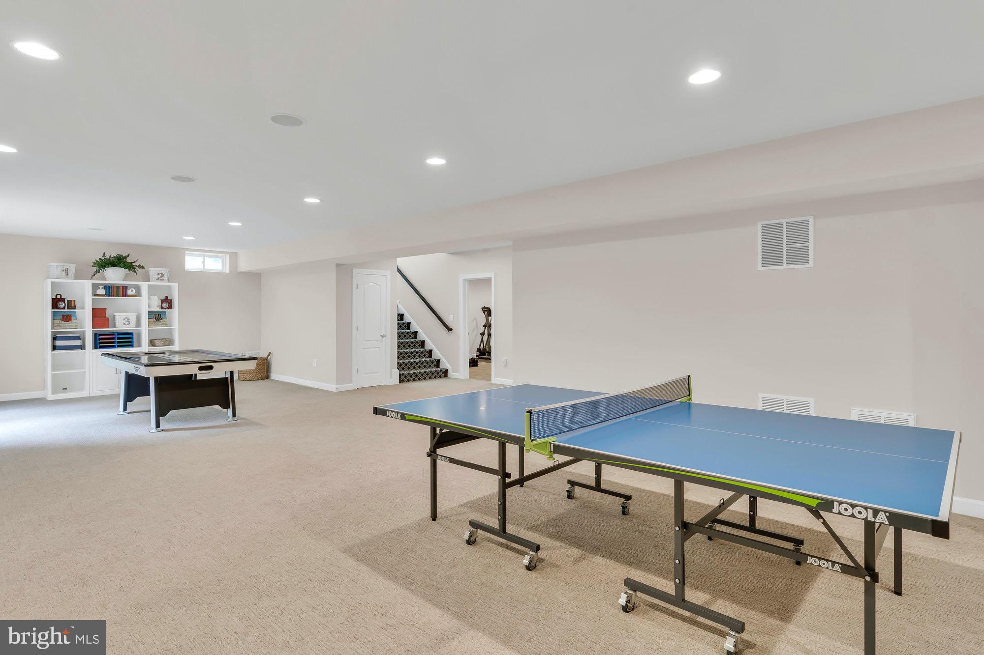 TIMBERLAKE ESTATES - Residential