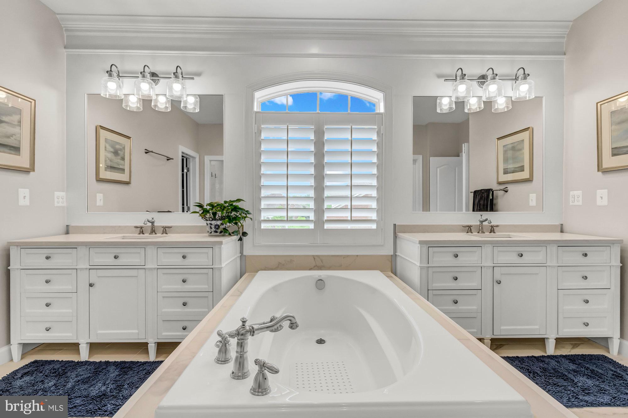 TIMBERLAKE ESTATES - Residential