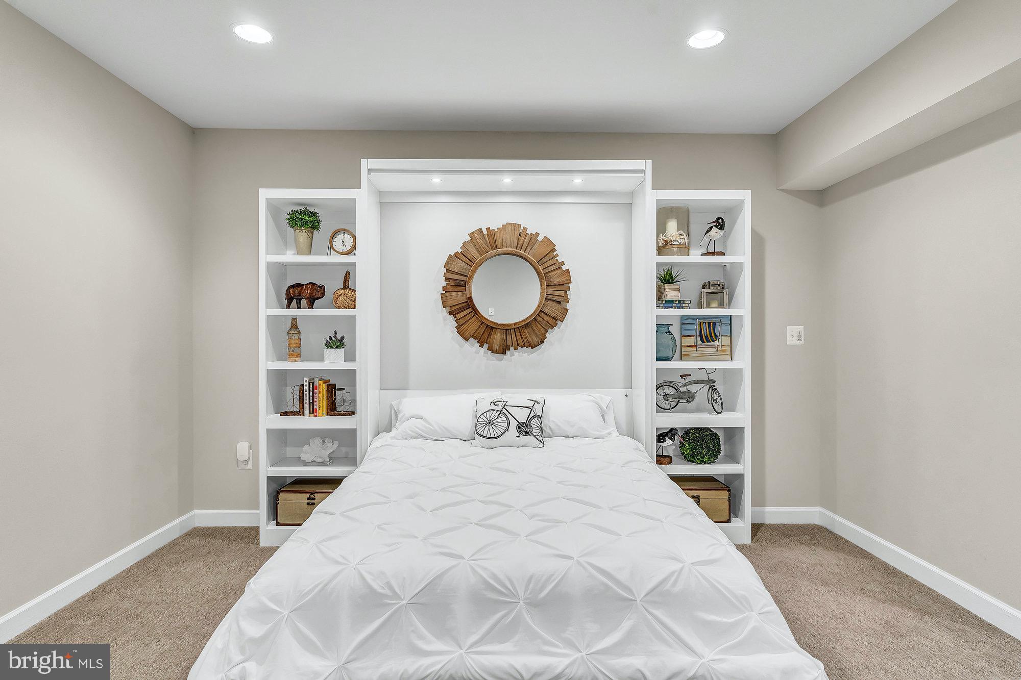 TIMBERLAKE ESTATES - Residential