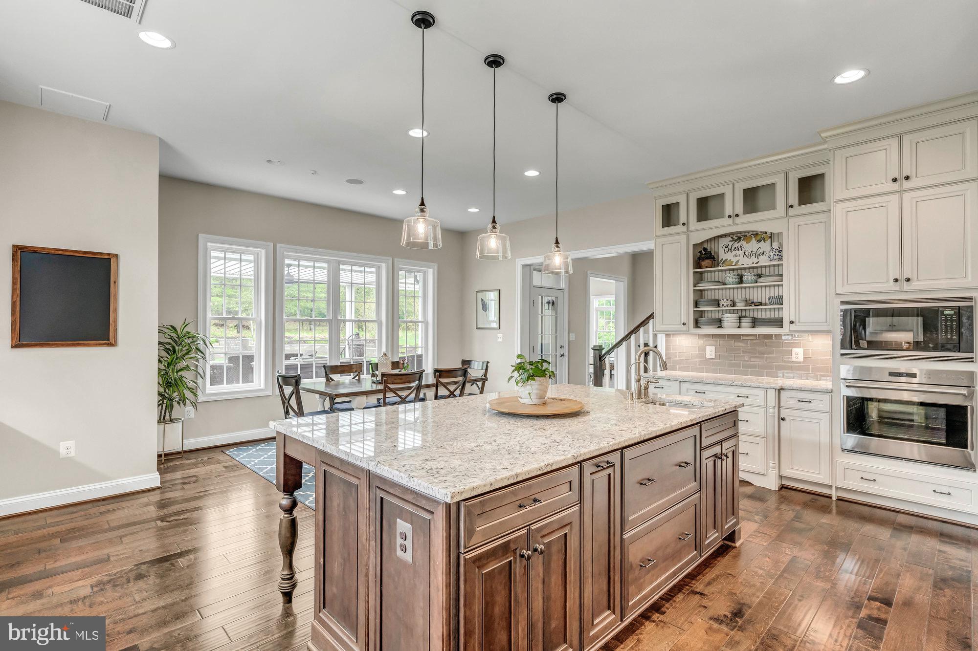 TIMBERLAKE ESTATES - Residential