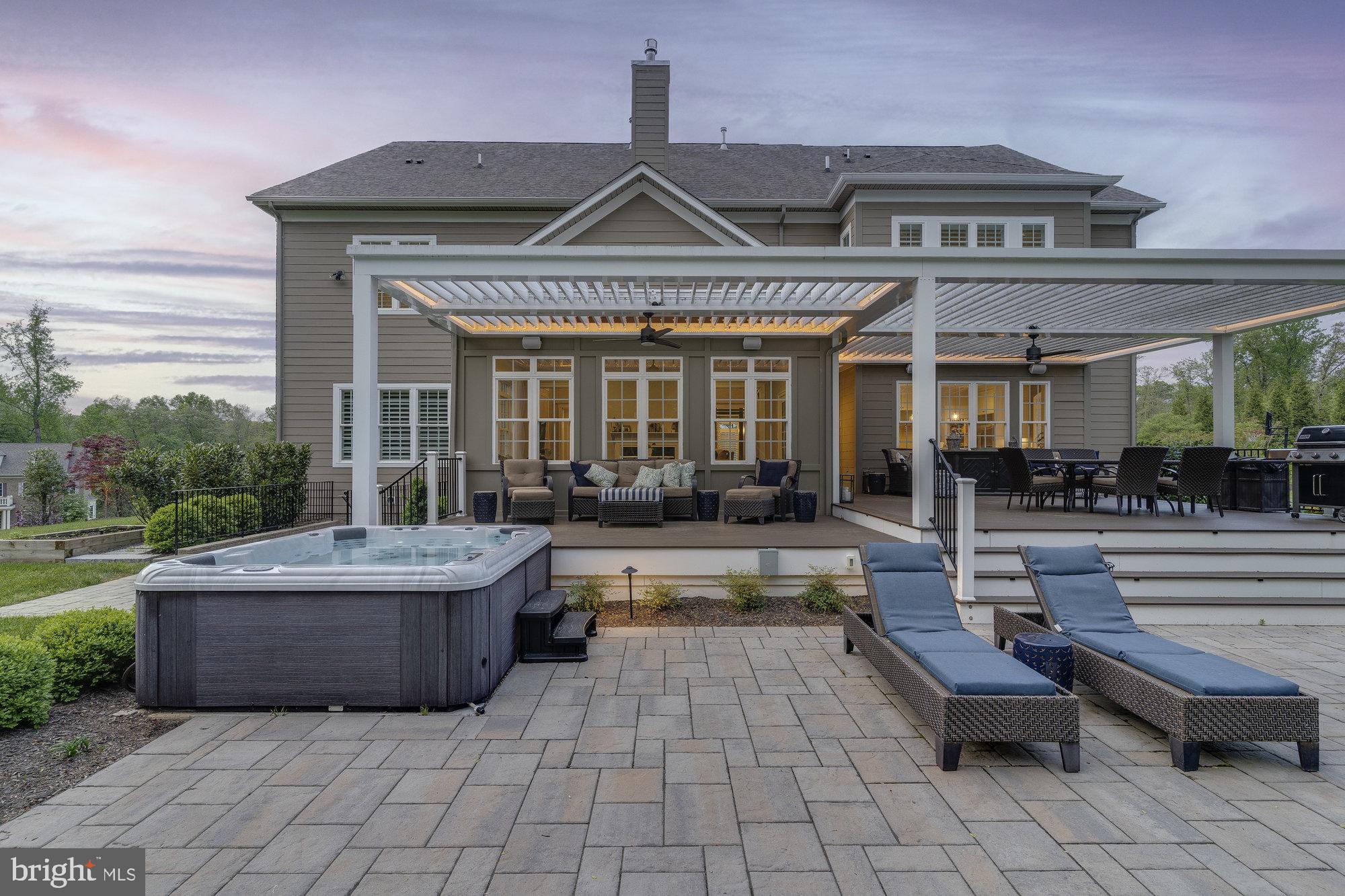 TIMBERLAKE ESTATES - Residential