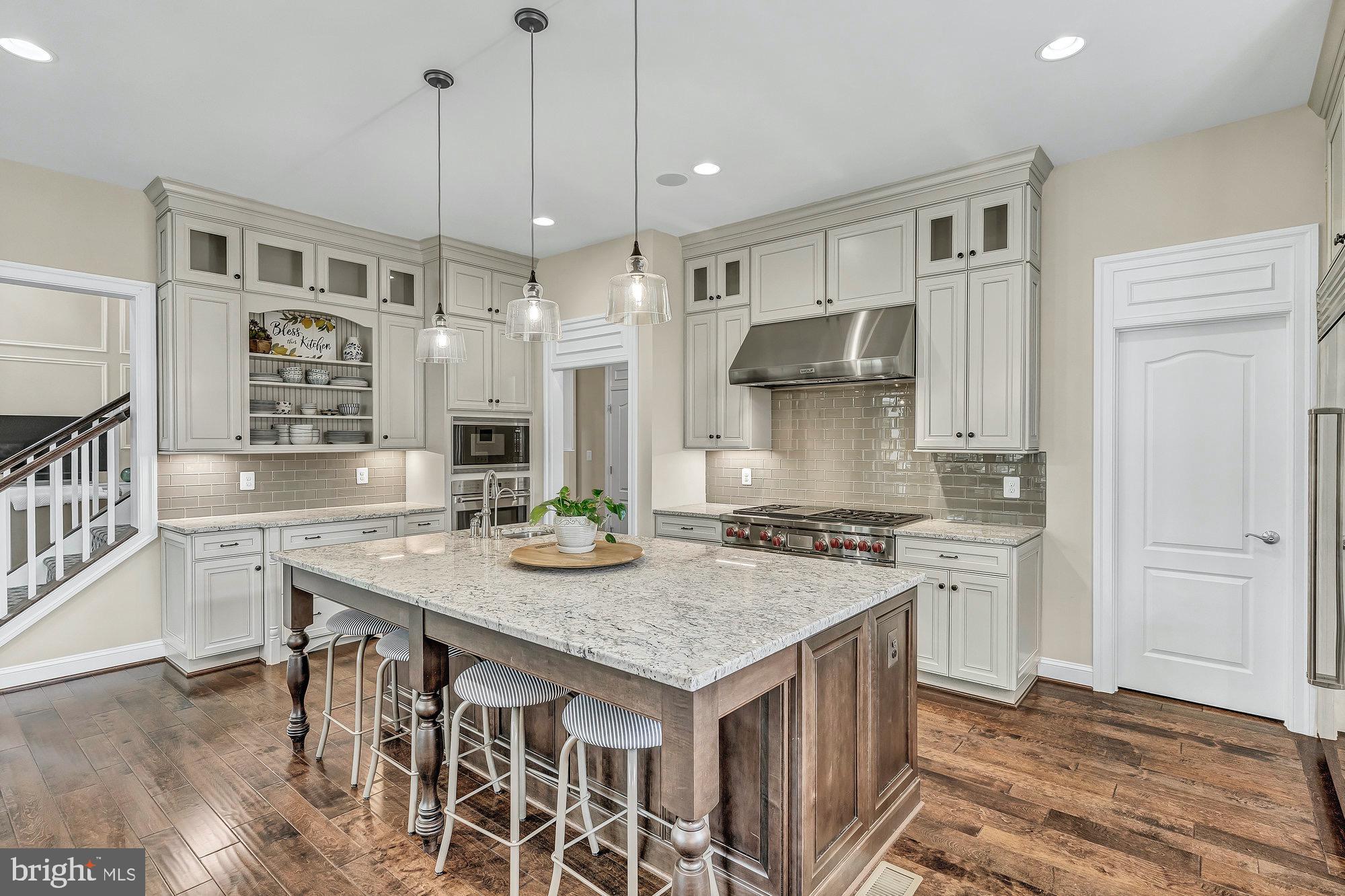 TIMBERLAKE ESTATES - Residential