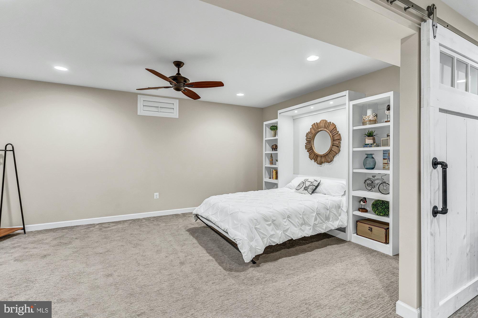 TIMBERLAKE ESTATES - Residential