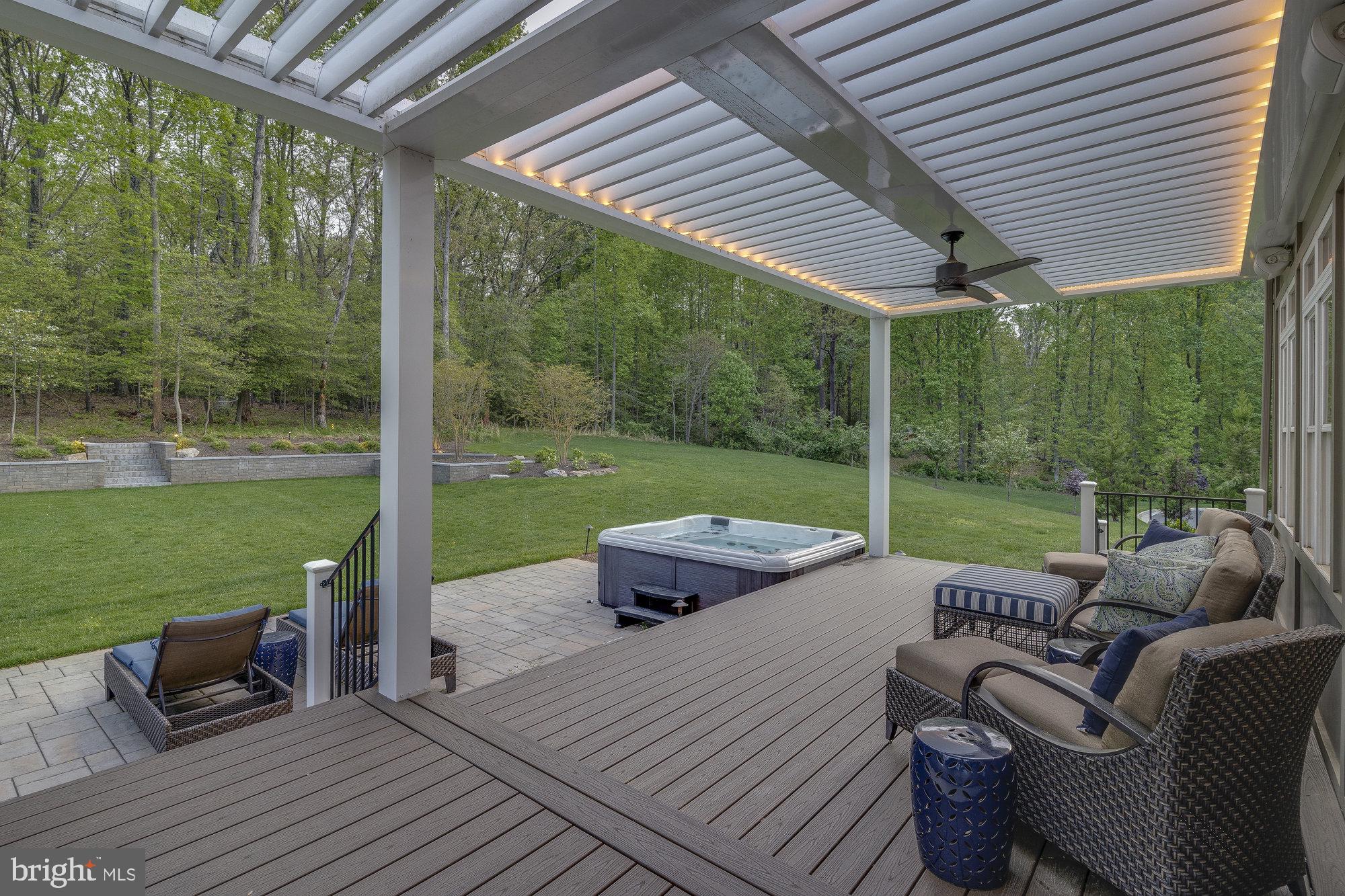 TIMBERLAKE ESTATES - Residential