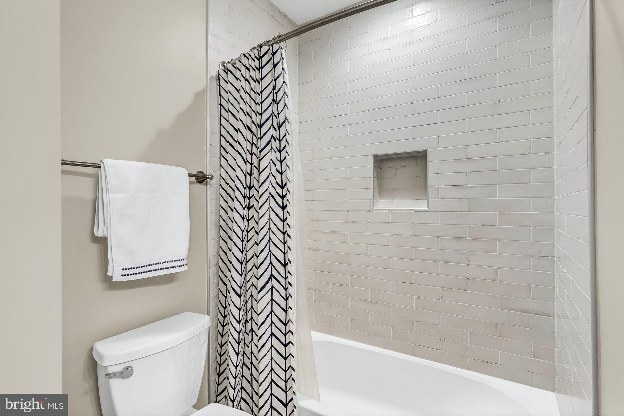 TIMBERLAKE ESTATES - Residential