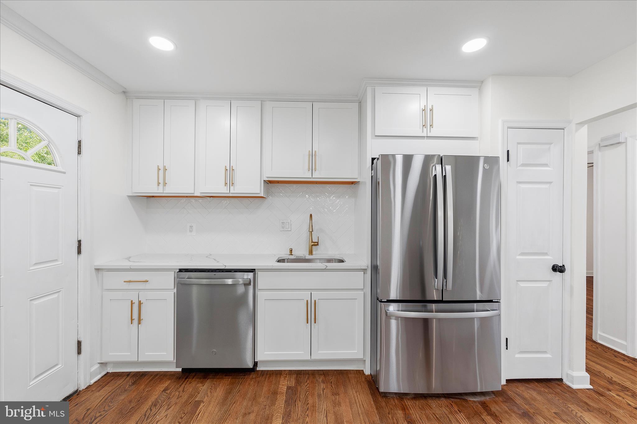 CALVERTON - Residential