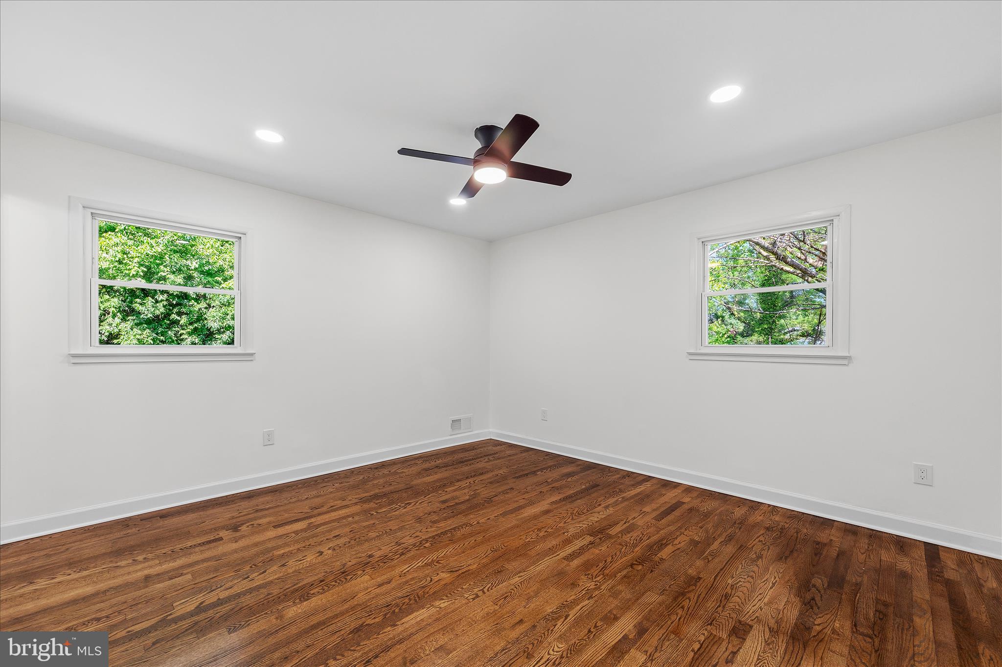 CALVERTON - Residential