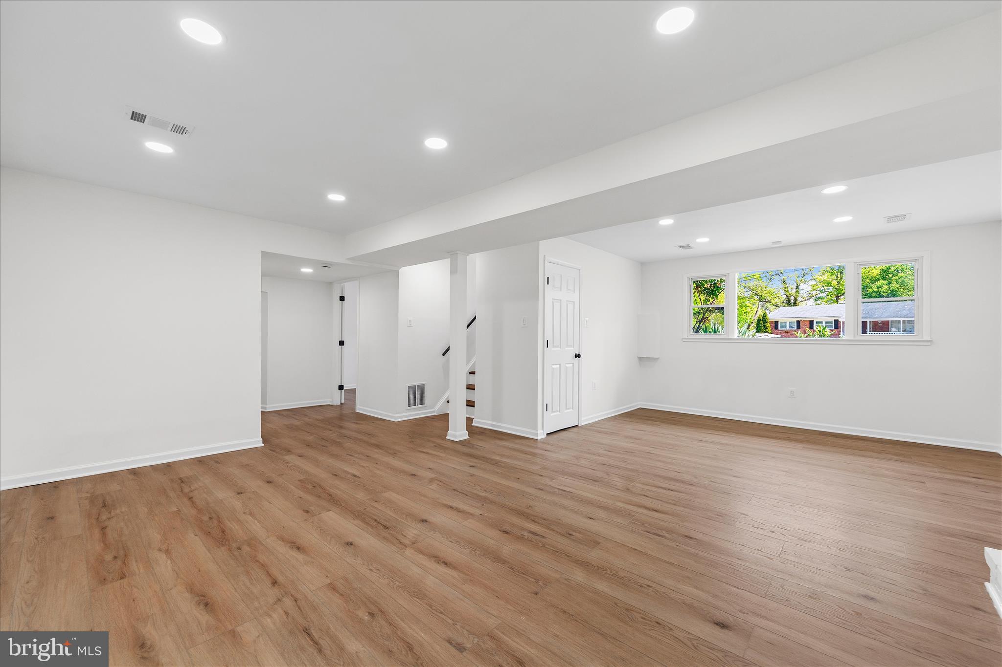 CALVERTON - Residential