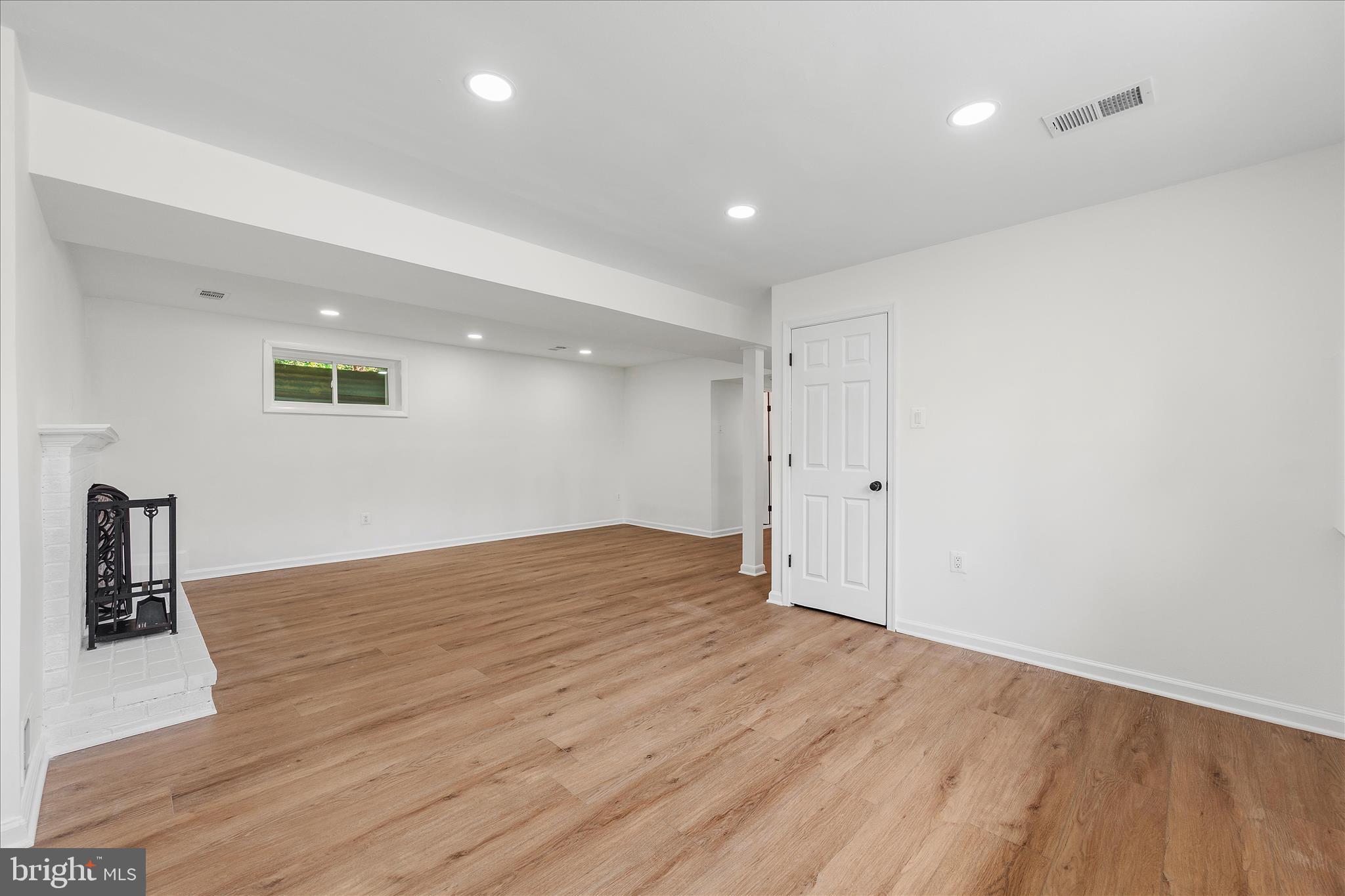 CALVERTON - Residential