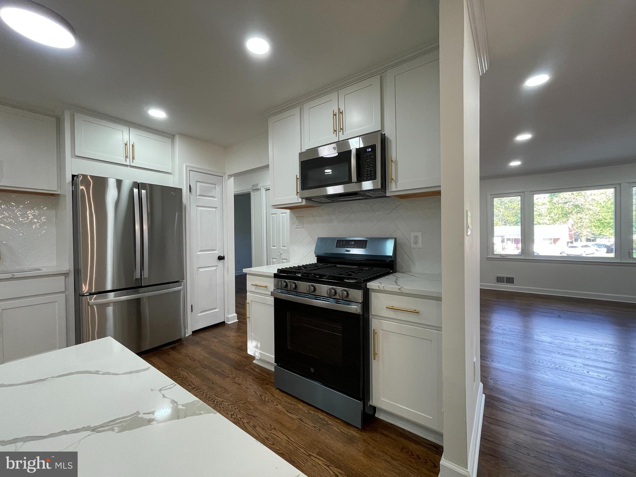 CALVERTON - Residential