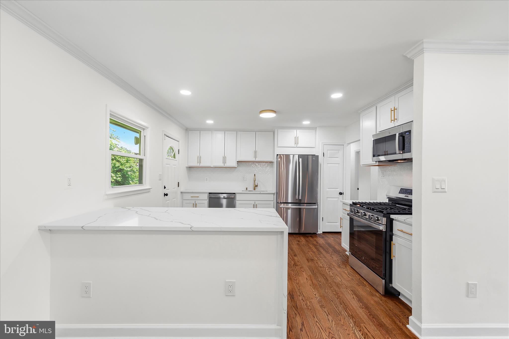 CALVERTON - Residential