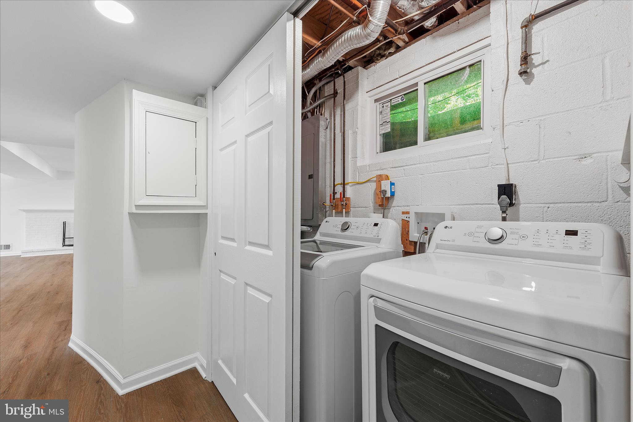 CALVERTON - Residential