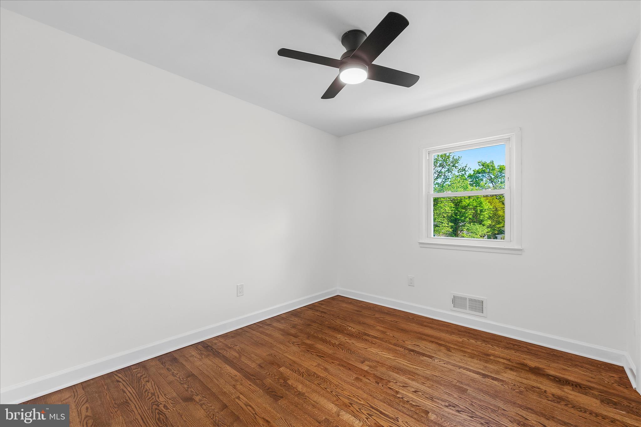 CALVERTON - Residential