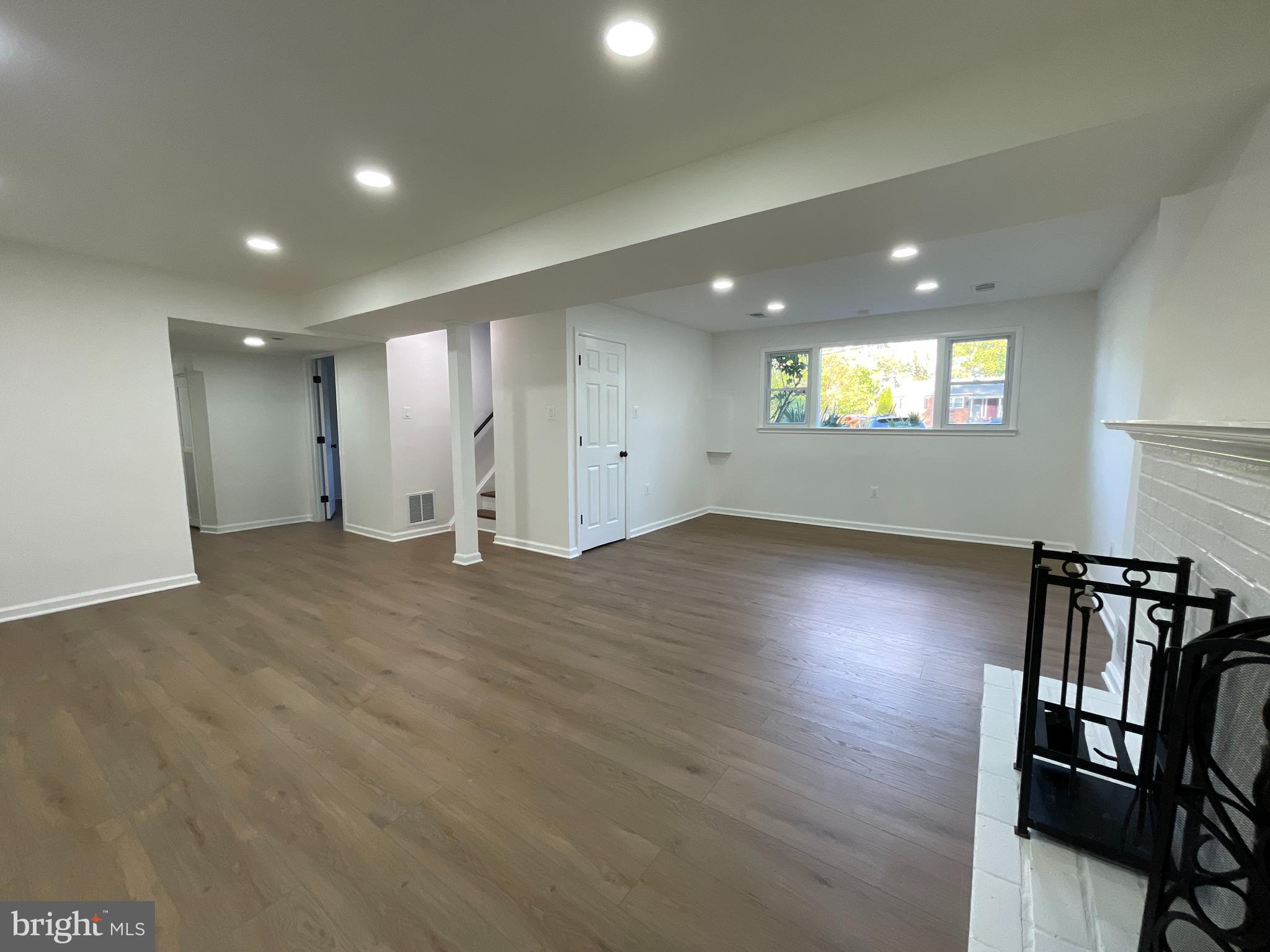 CALVERTON - Residential