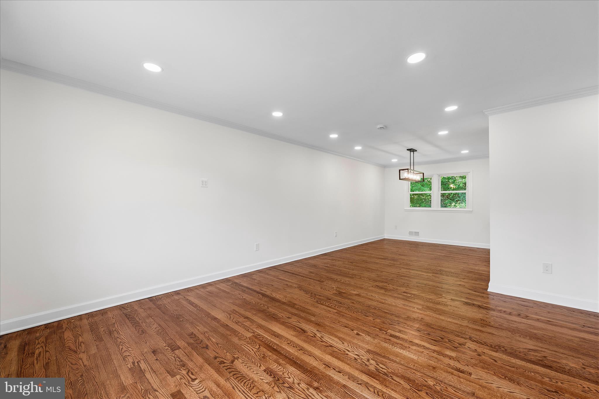 CALVERTON - Residential