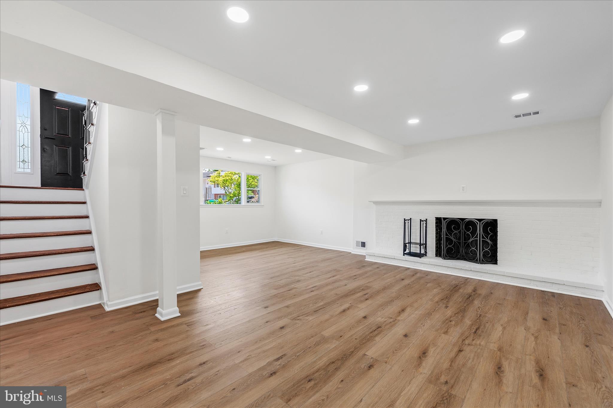 CALVERTON - Residential