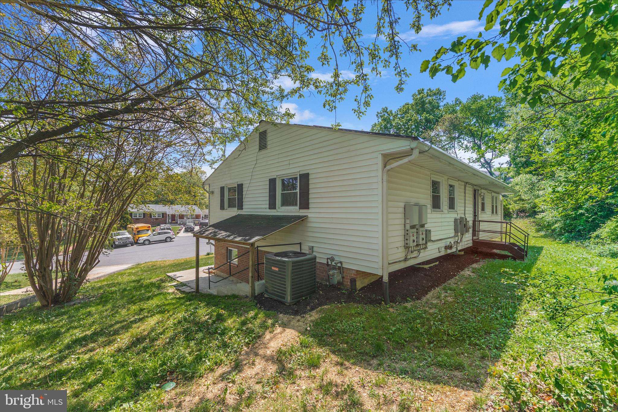 CALVERTON - Residential