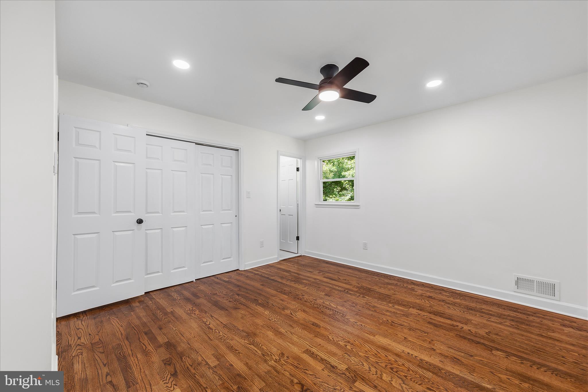 CALVERTON - Residential