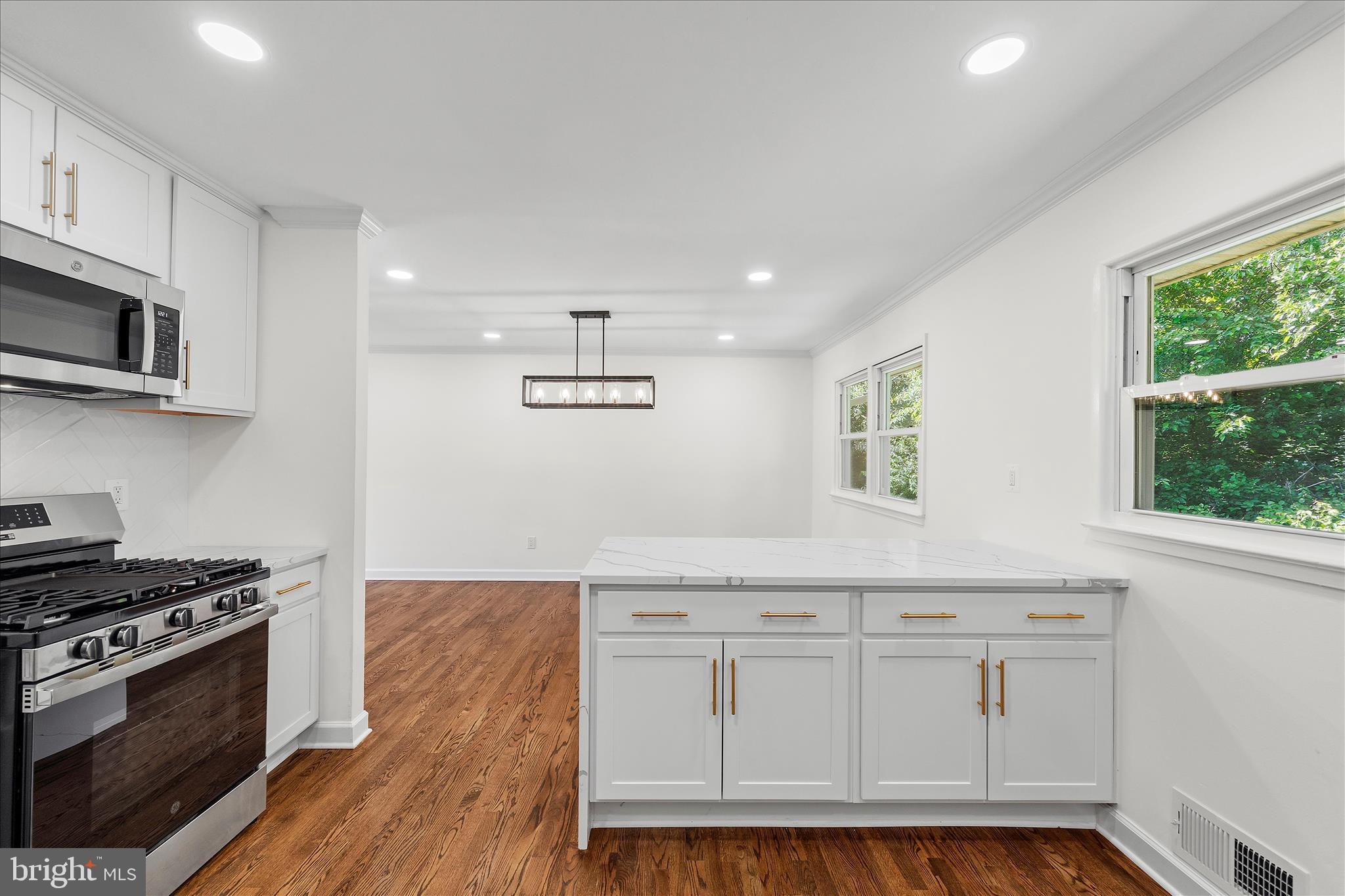 CALVERTON - Residential