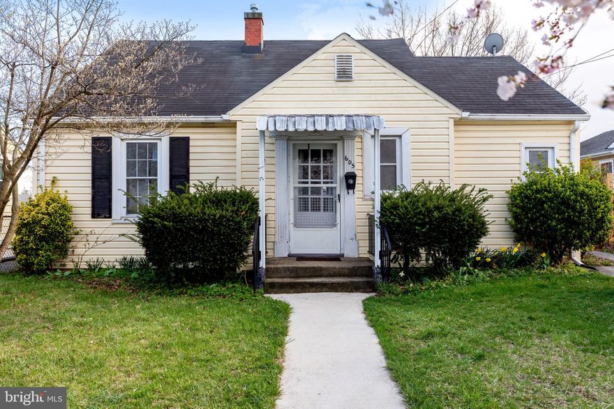 Welcome home to this adorable home in the city! Sitting on a large, fully fenced yard, you are within walking distance to Virginia Avenue Charlotte DeHart Elementary School, and close to old town Winchester. This home has two bedrooms on the main level with a large bonus room upstairs.