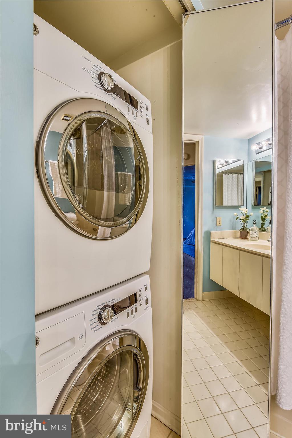 ASTORIA CONDOMINIUM - Residential