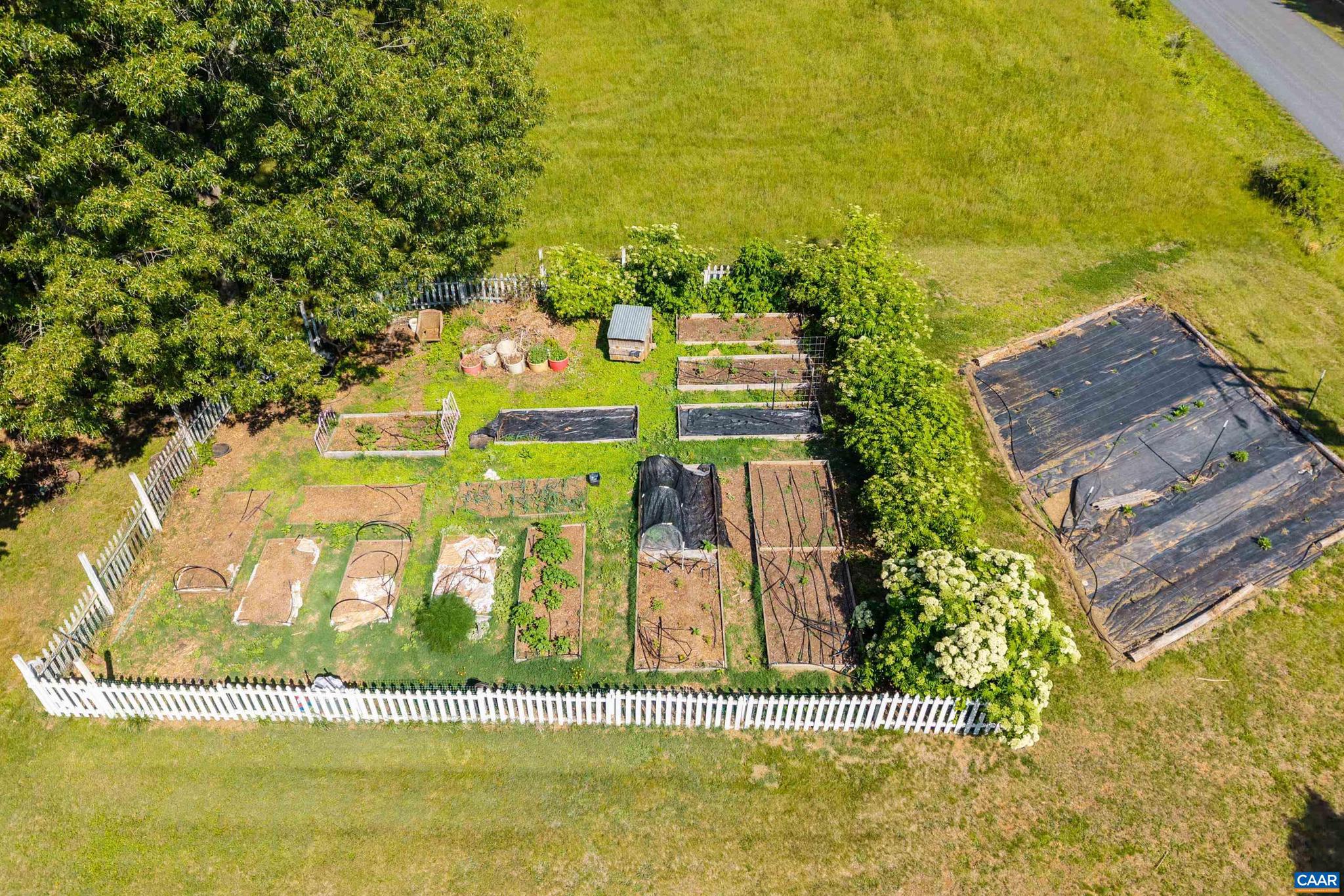 328 JOHN WEAVER DR
