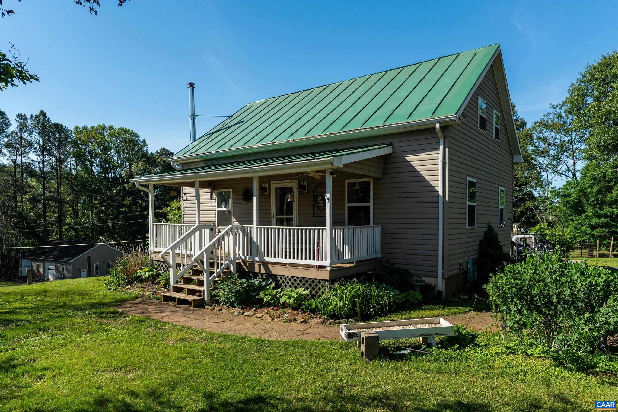 328 JOHN WEAVER DR