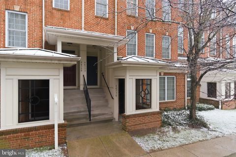 Photo of 4477 - B Beacon Grove Circle, FAIRFAX, VA 22033 (MLS # VAFX2295524)