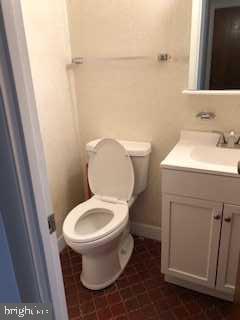 EAST BARCROFT - Residential Lease