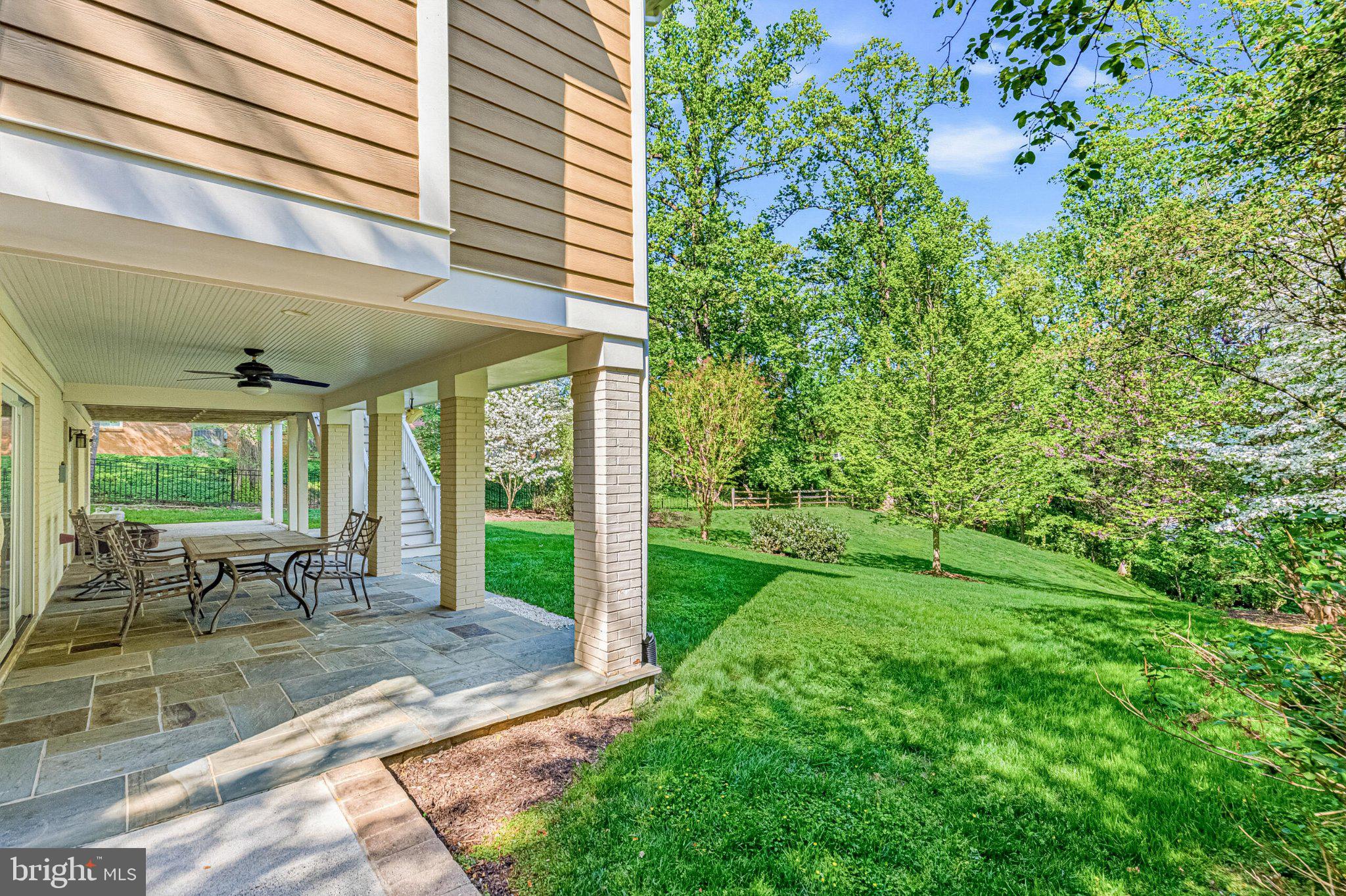 WILLIAMSBURG VILLAGE - Residential