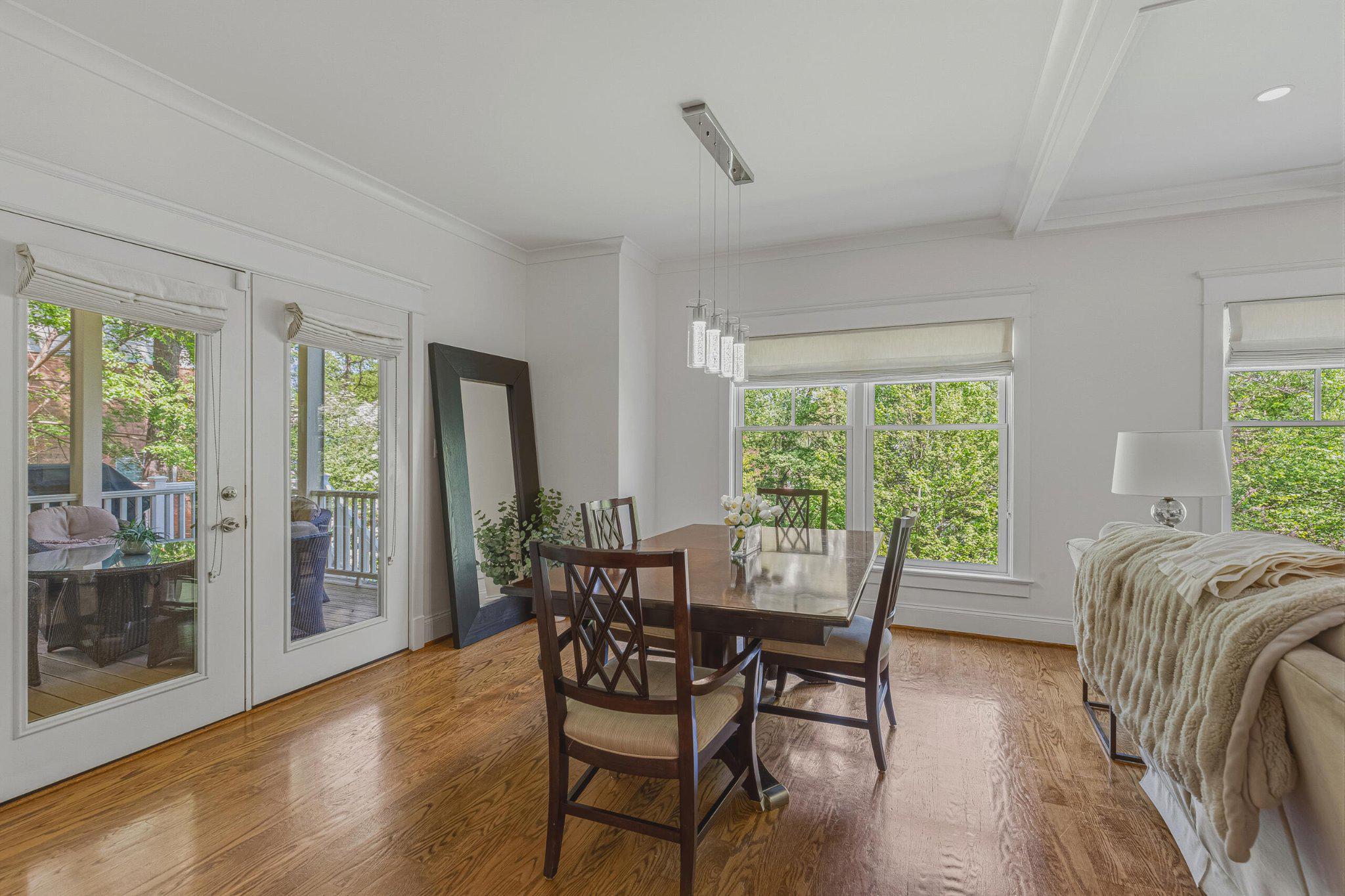 WILLIAMSBURG VILLAGE - Residential