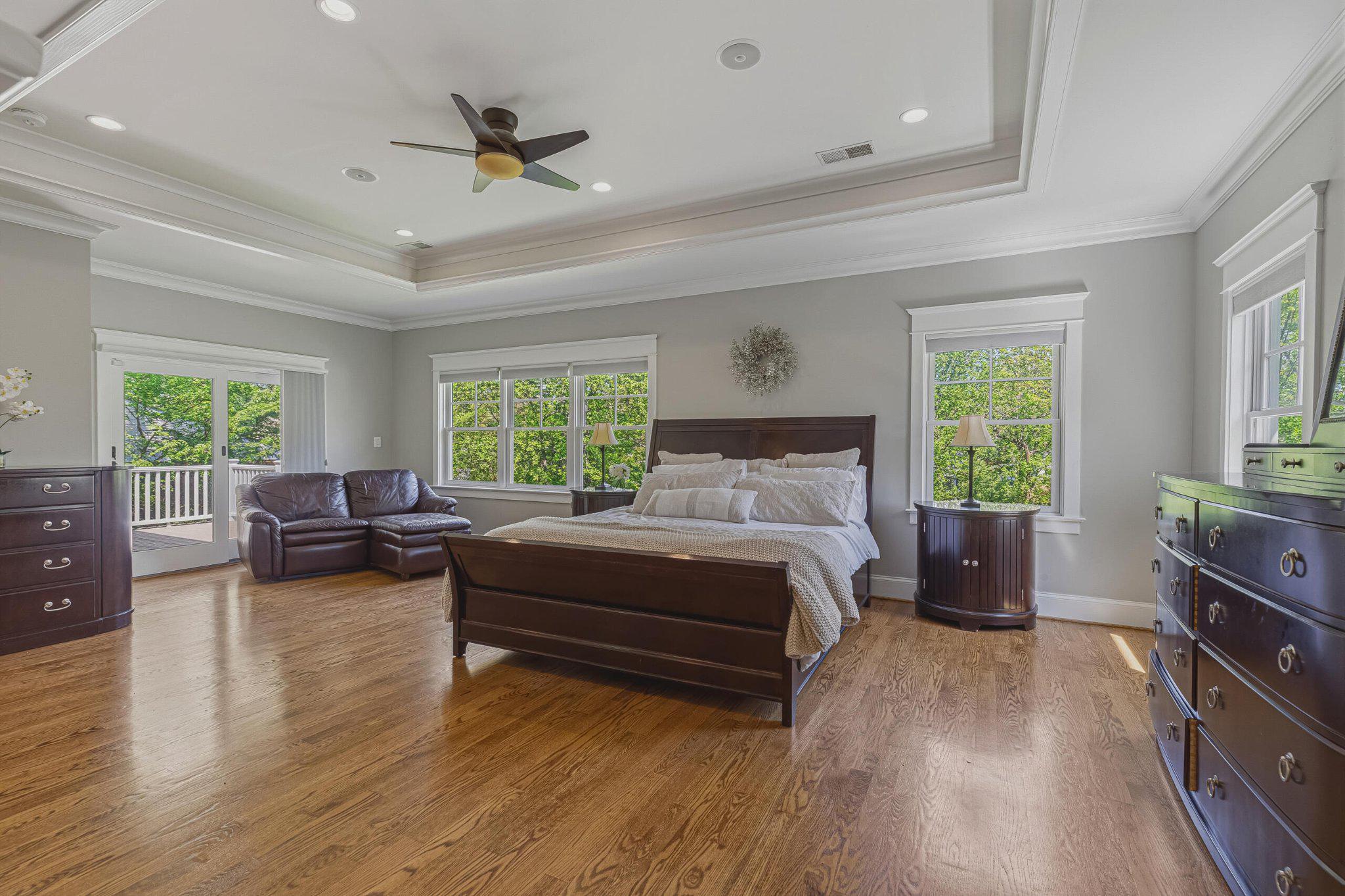 WILLIAMSBURG VILLAGE - Residential