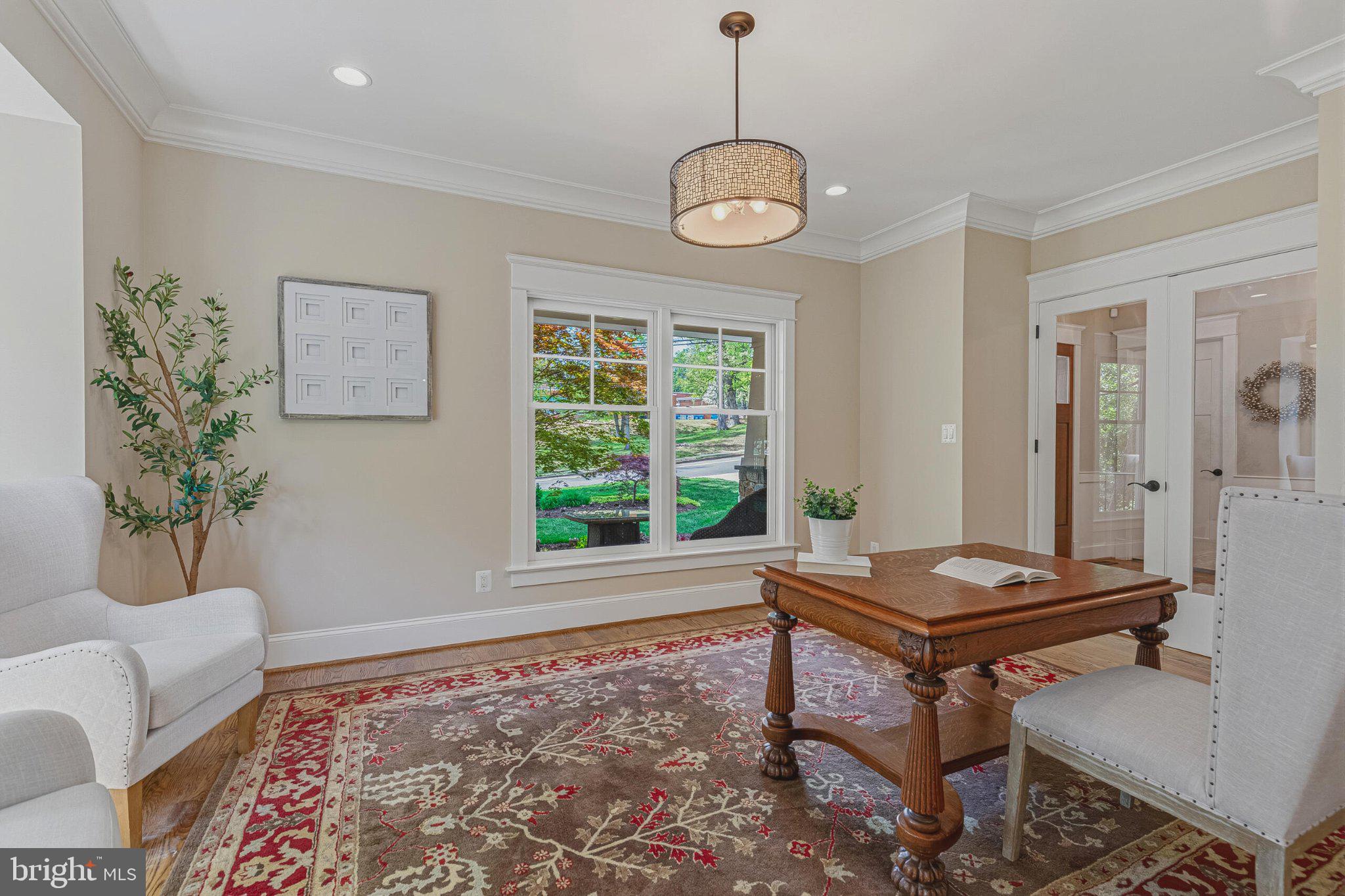 WILLIAMSBURG VILLAGE - Residential