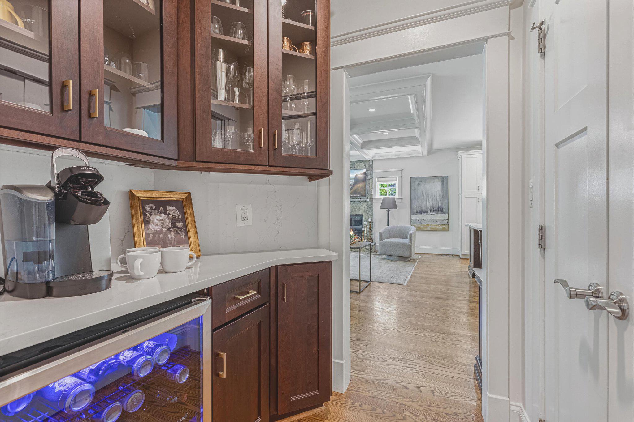 WILLIAMSBURG VILLAGE - Residential