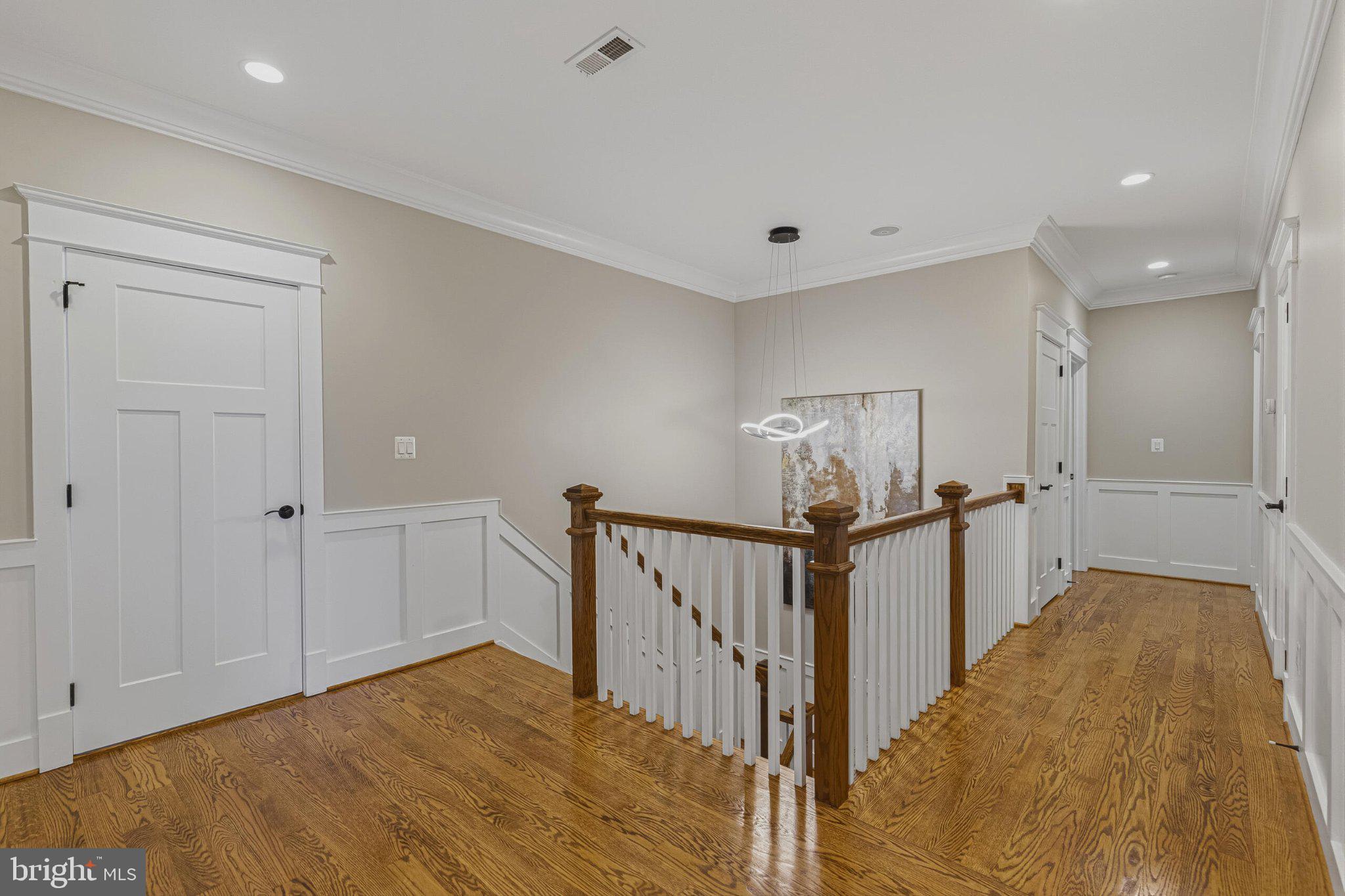 WILLIAMSBURG VILLAGE - Residential