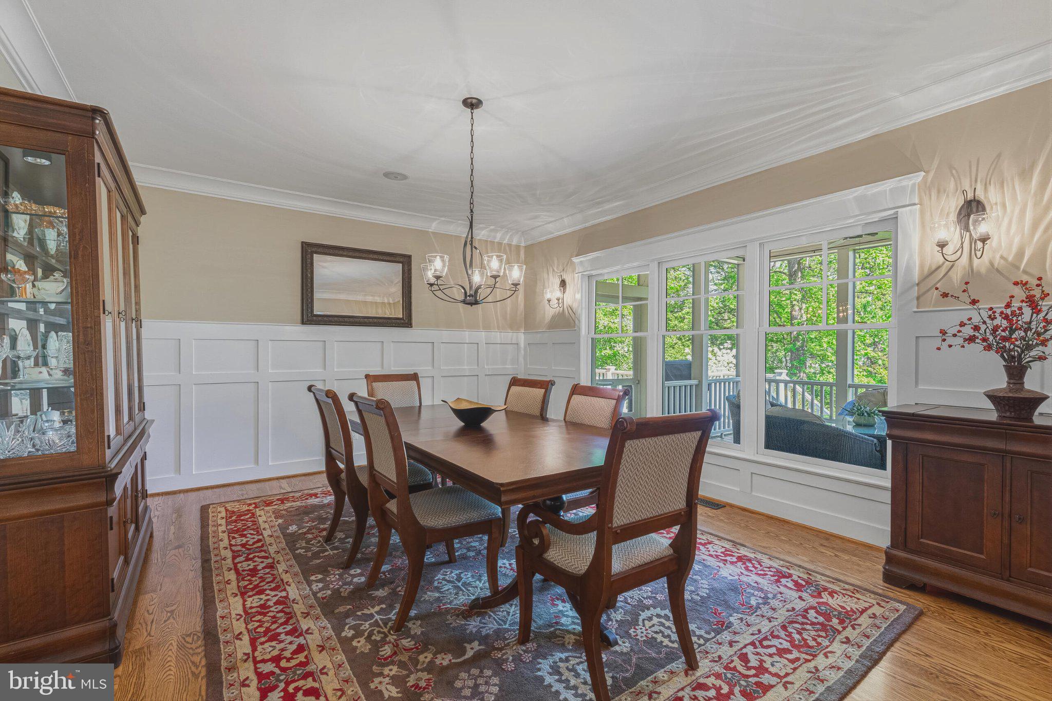 WILLIAMSBURG VILLAGE - Residential