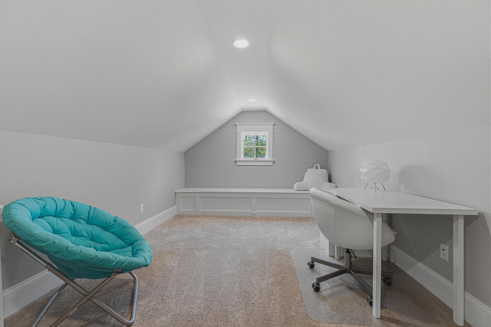 WILLIAMSBURG VILLAGE - Residential