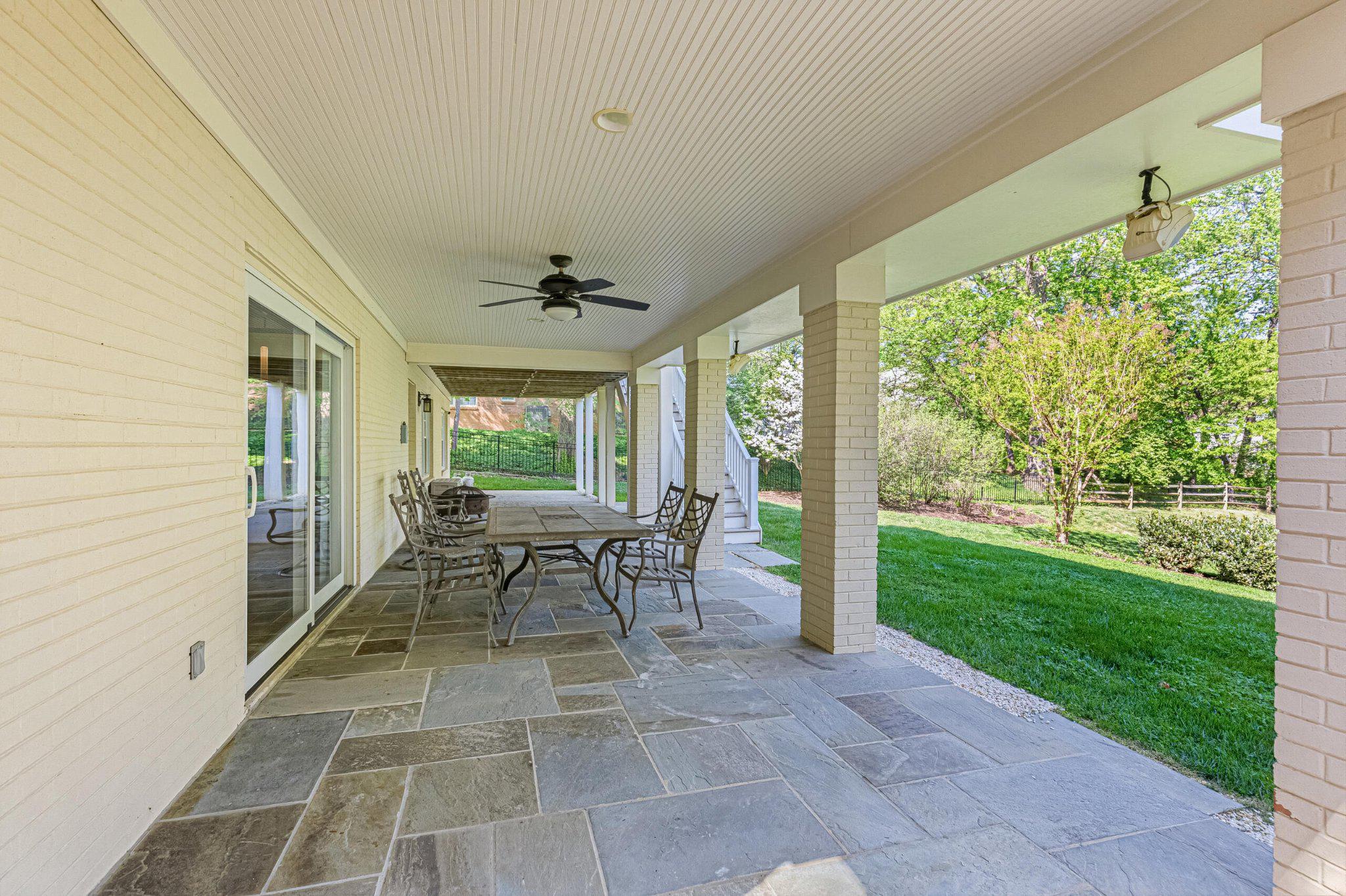 WILLIAMSBURG VILLAGE - Residential